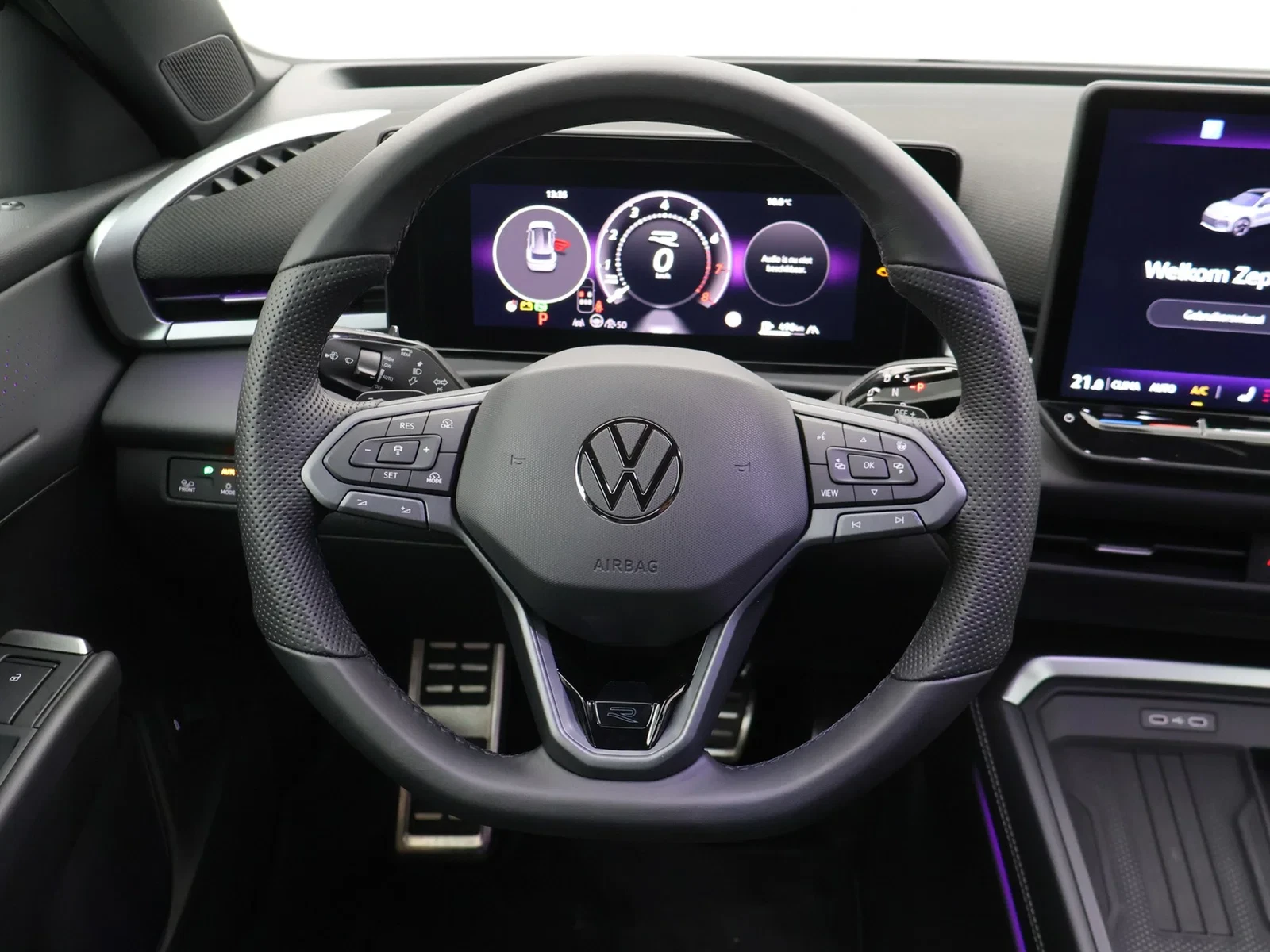 Volkswagen-T-Roc-image-12