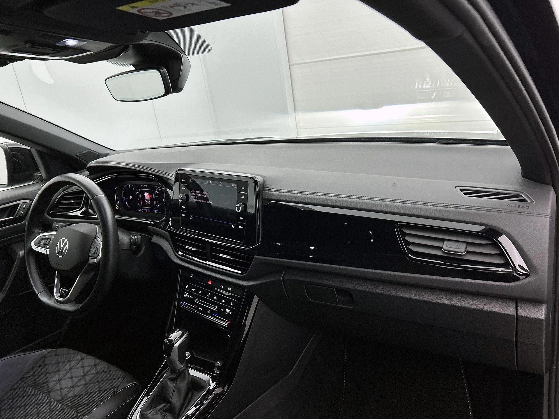 Volkswagen T-Roc 1.5 TSI R-Line Business | 150 PK |