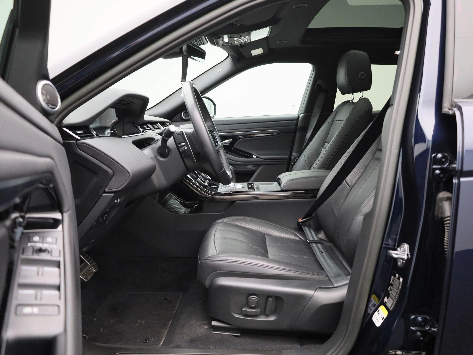Land Rover Range Rover Evoque D165 MHEV AWD Auto R-Dynamic
