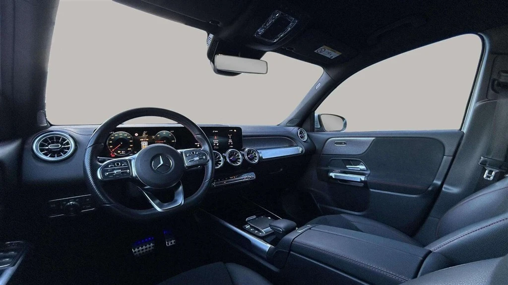 Mercedes-Benz-EQB-image-11