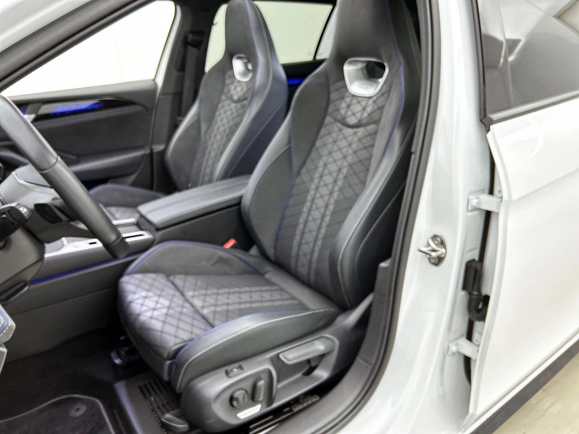 Volkswagen-Passat-image-45