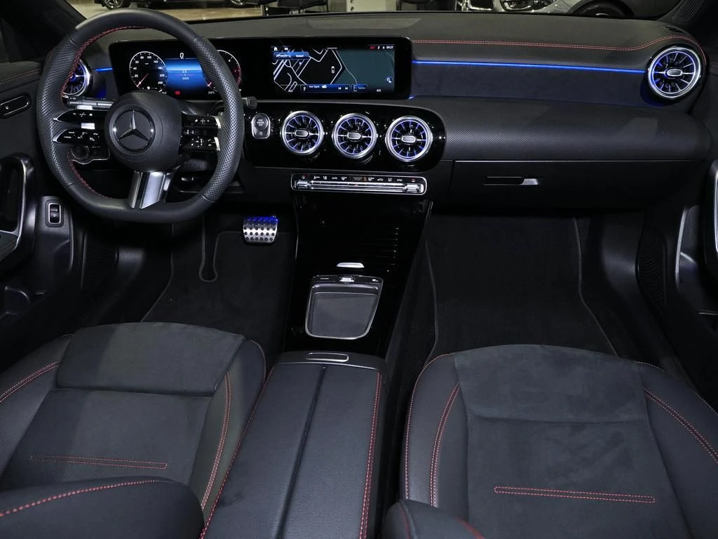 Mercedes-Benz-CLA 200 d-image-13