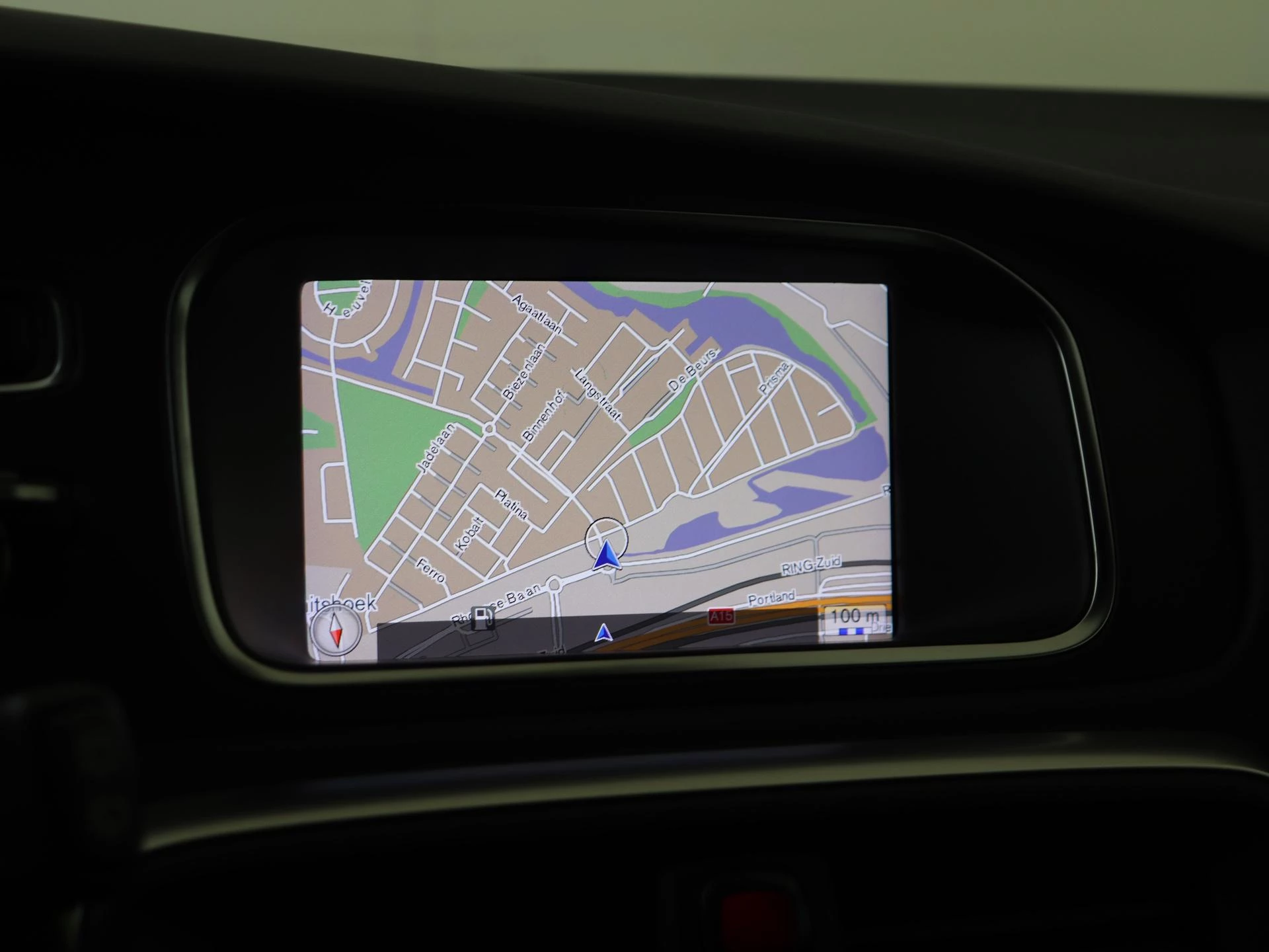 Volvo-V40-image-16