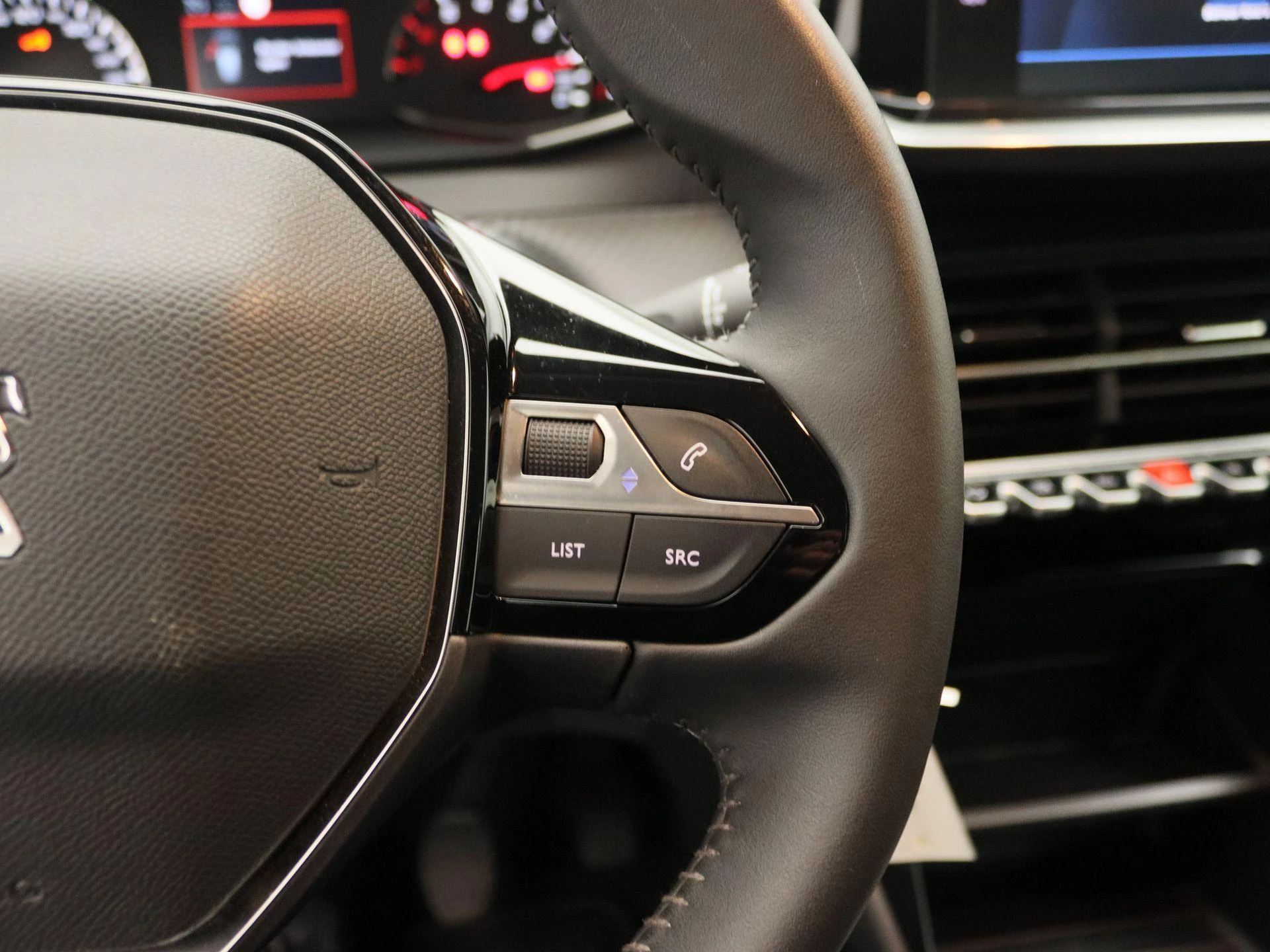 Peugeot-208-image-21