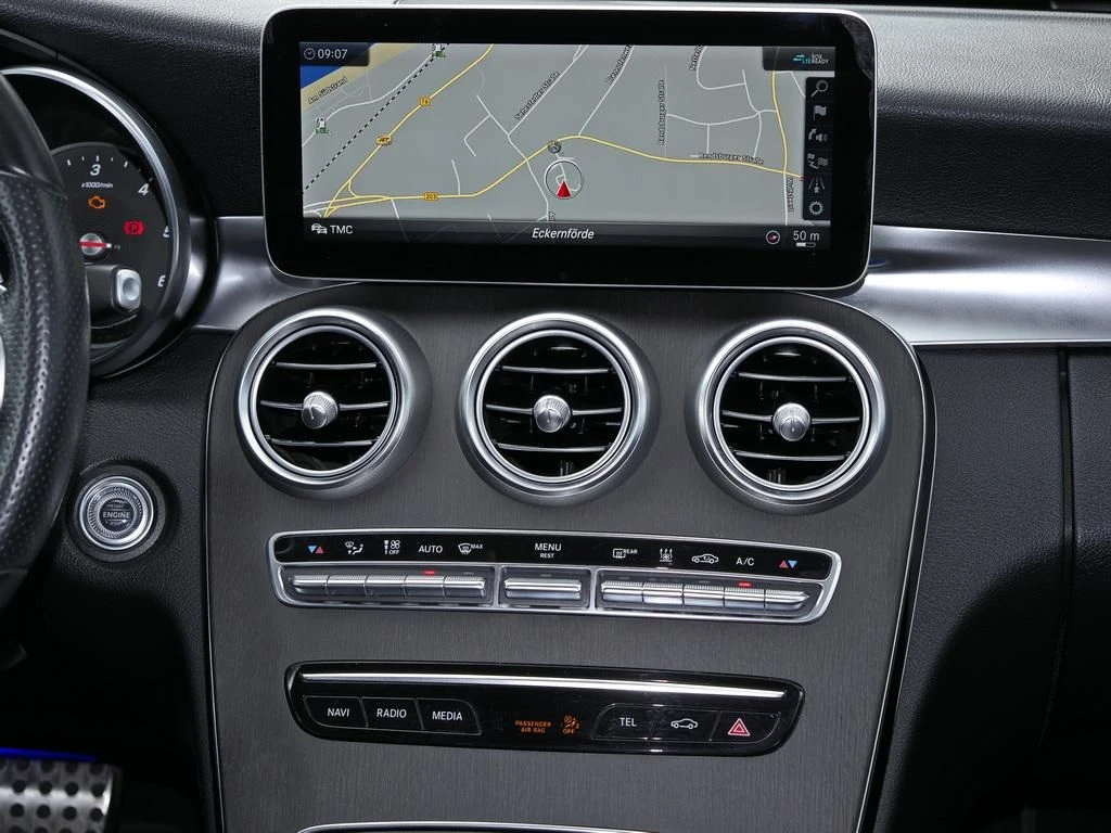 Mercedes-Benz-C-Klasse 300 de-image-11