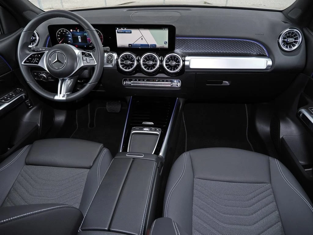 Mercedes-Benz-GLB 200 d-image-13