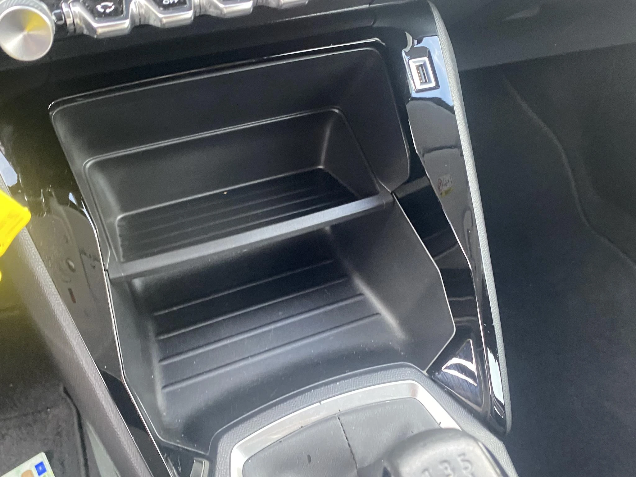 Peugeot-208-image-23