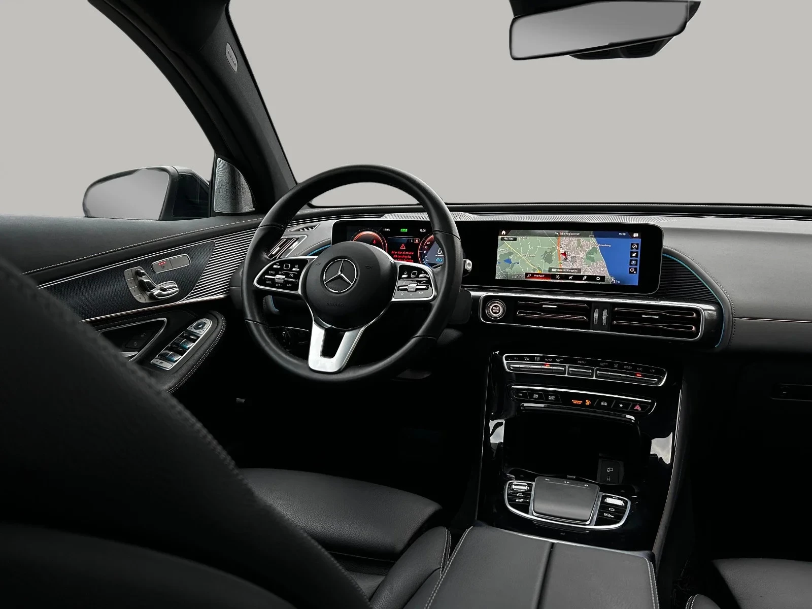 Mercedes-Benz-EQC-image-20