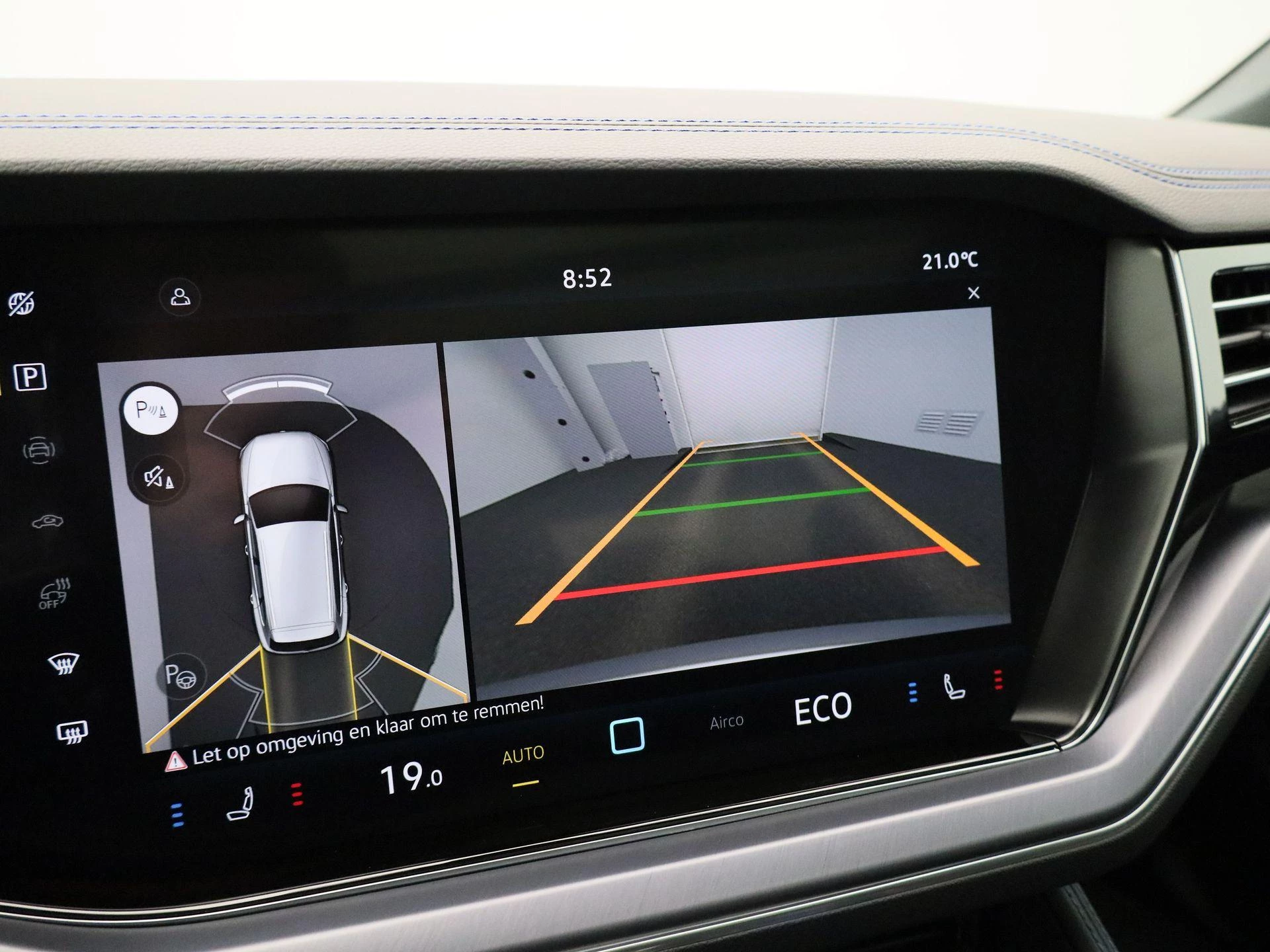 Volkswagen-Touareg-image-21