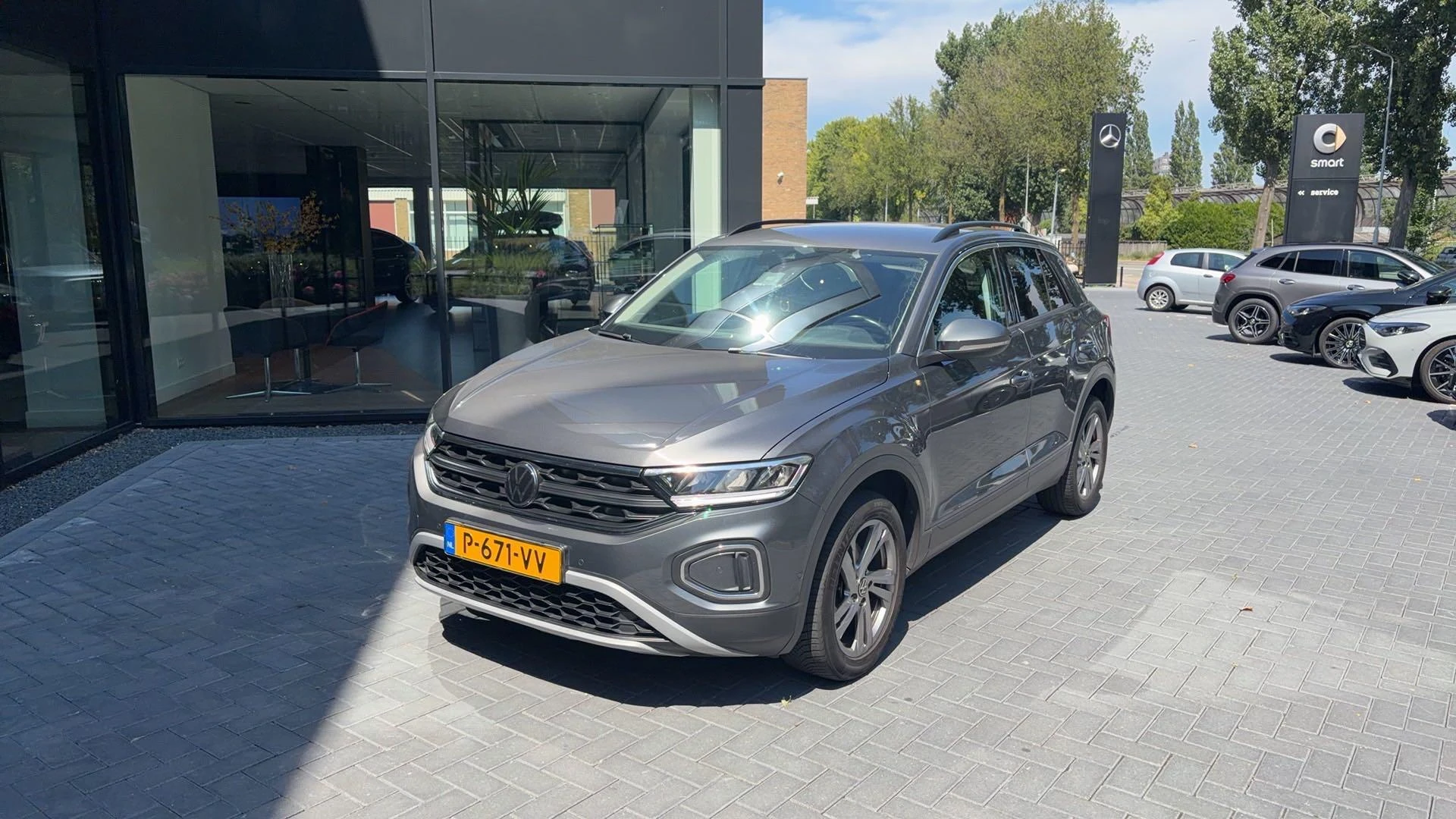 Volkswagen-T-Roc-image-1