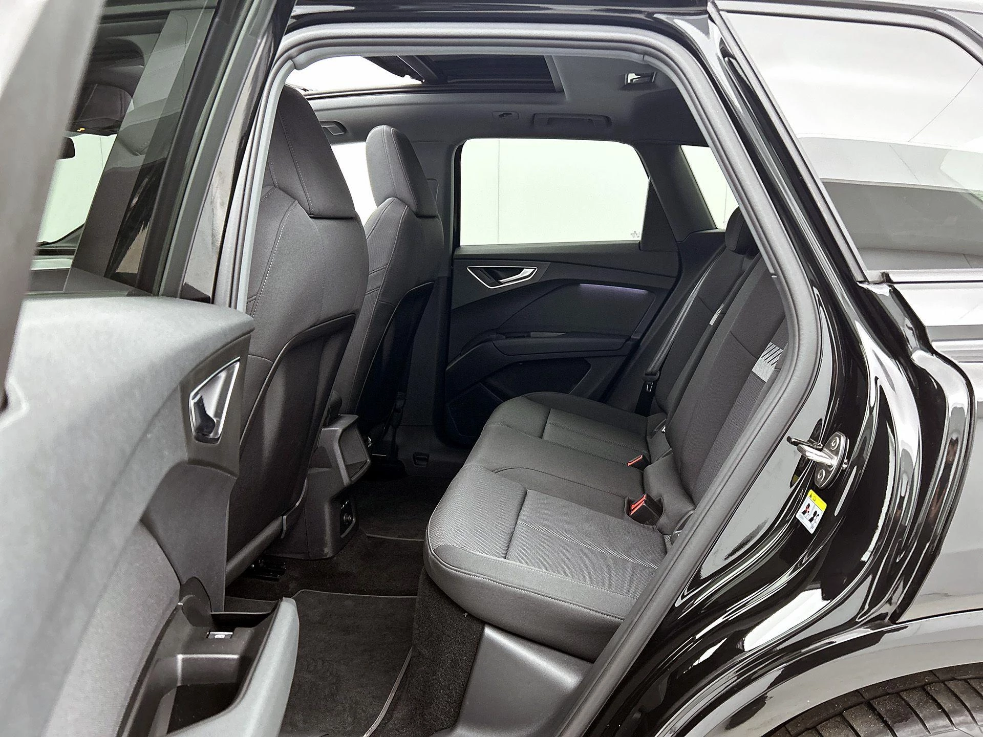 Audi-Q4 e-tron-image-24