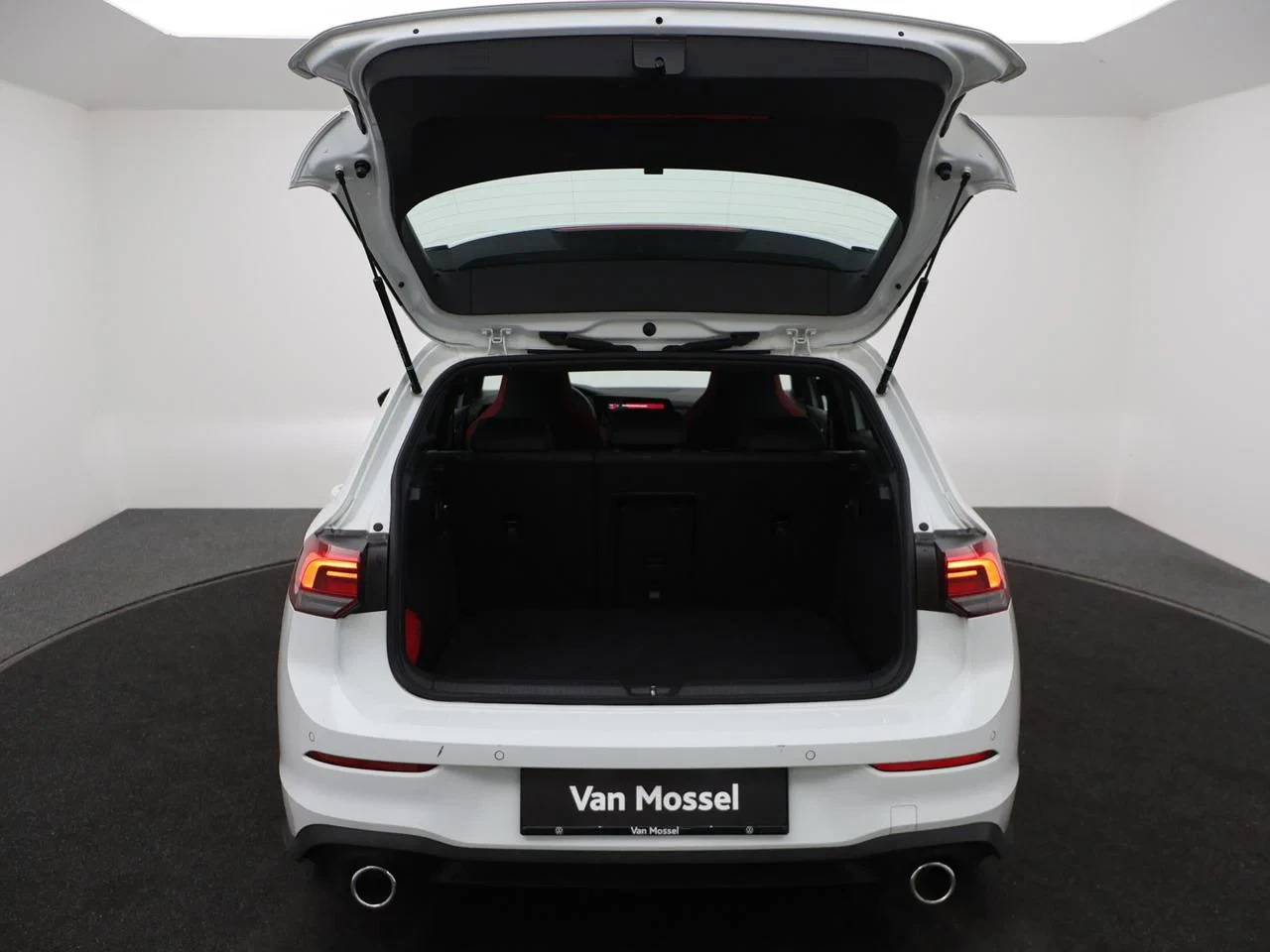 Volkswagen-Golf-image-22