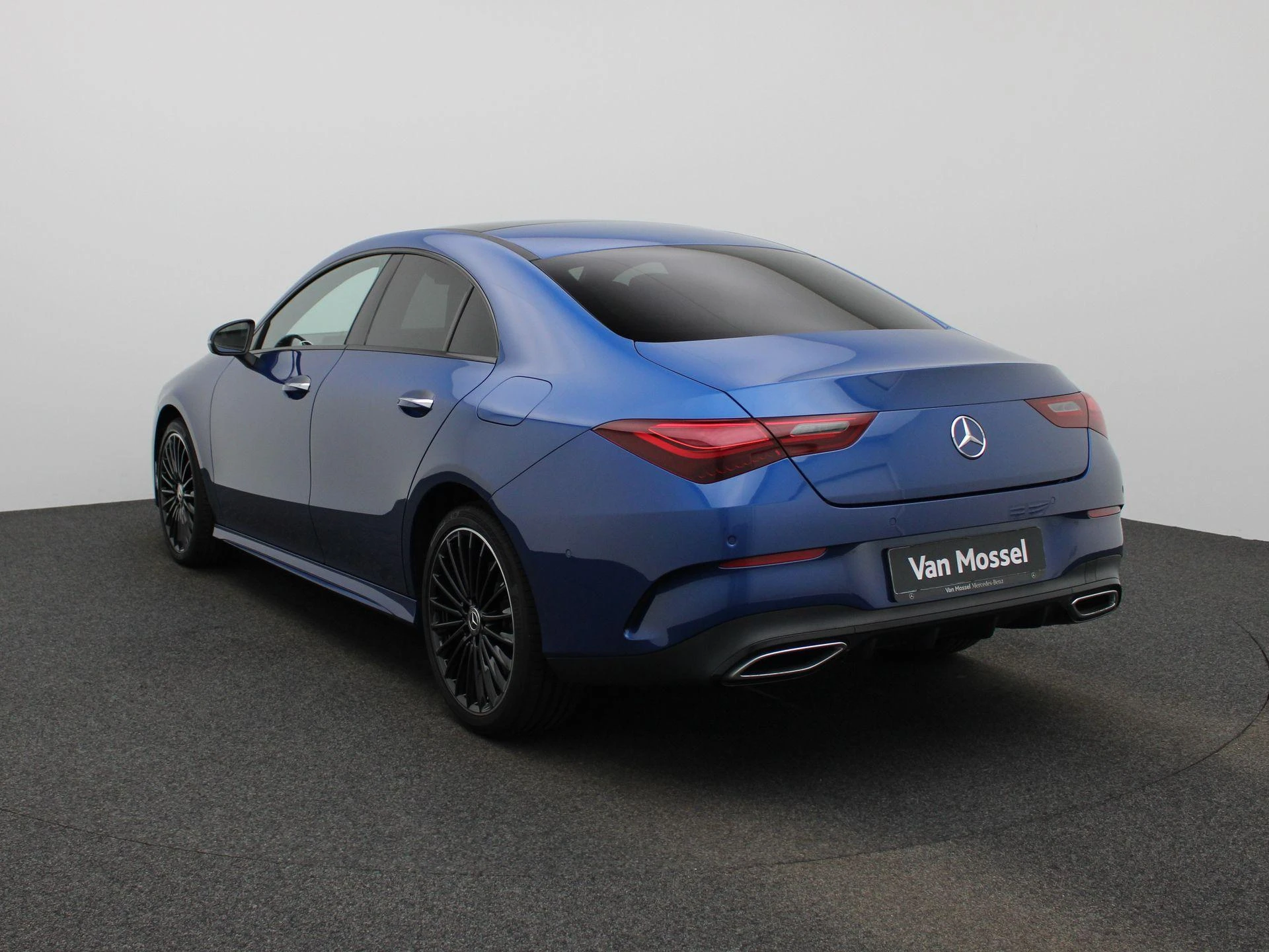 Mercedes-Benz-CLA-image-1