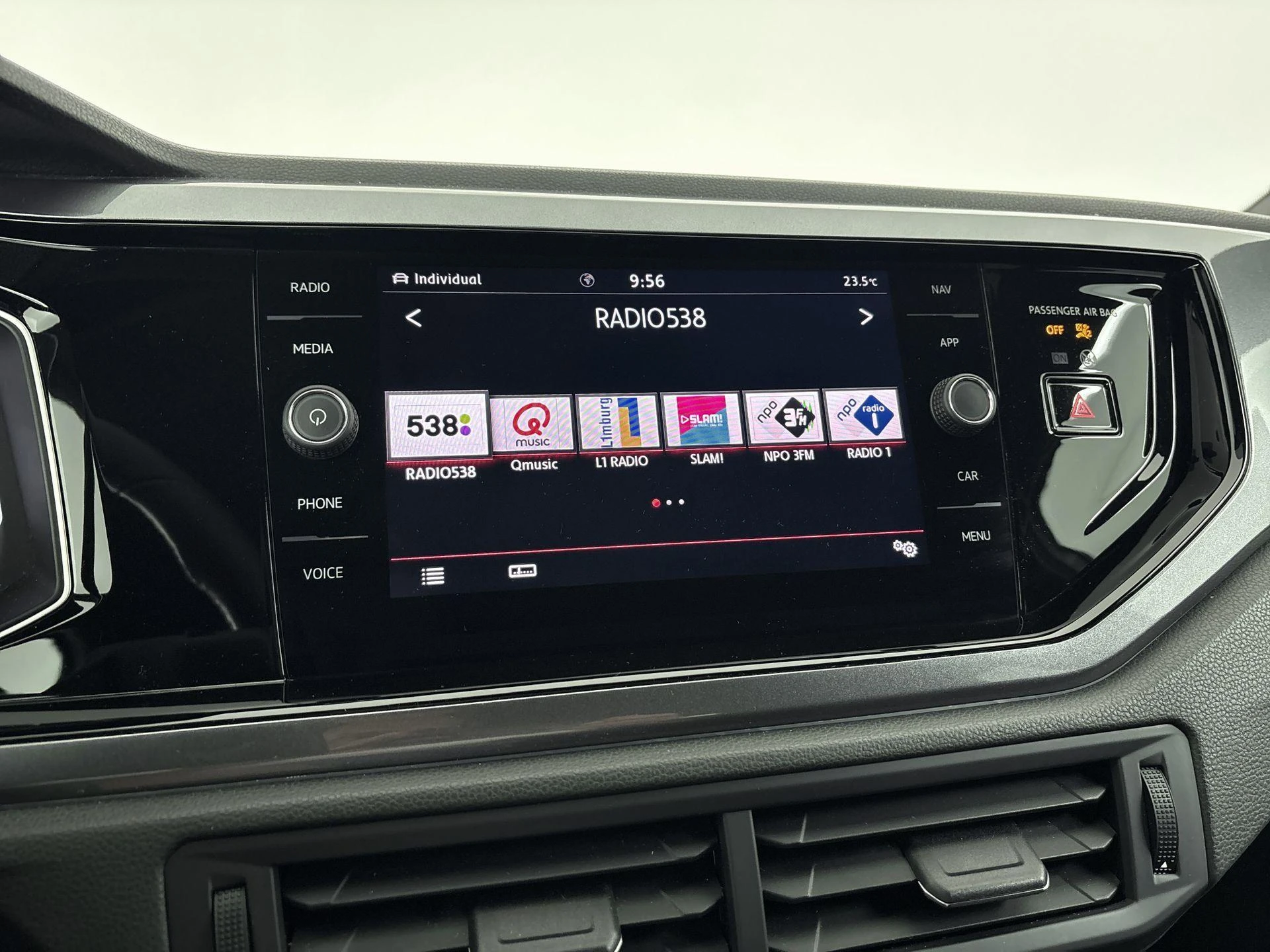 Volkswagen-Polo-image-6