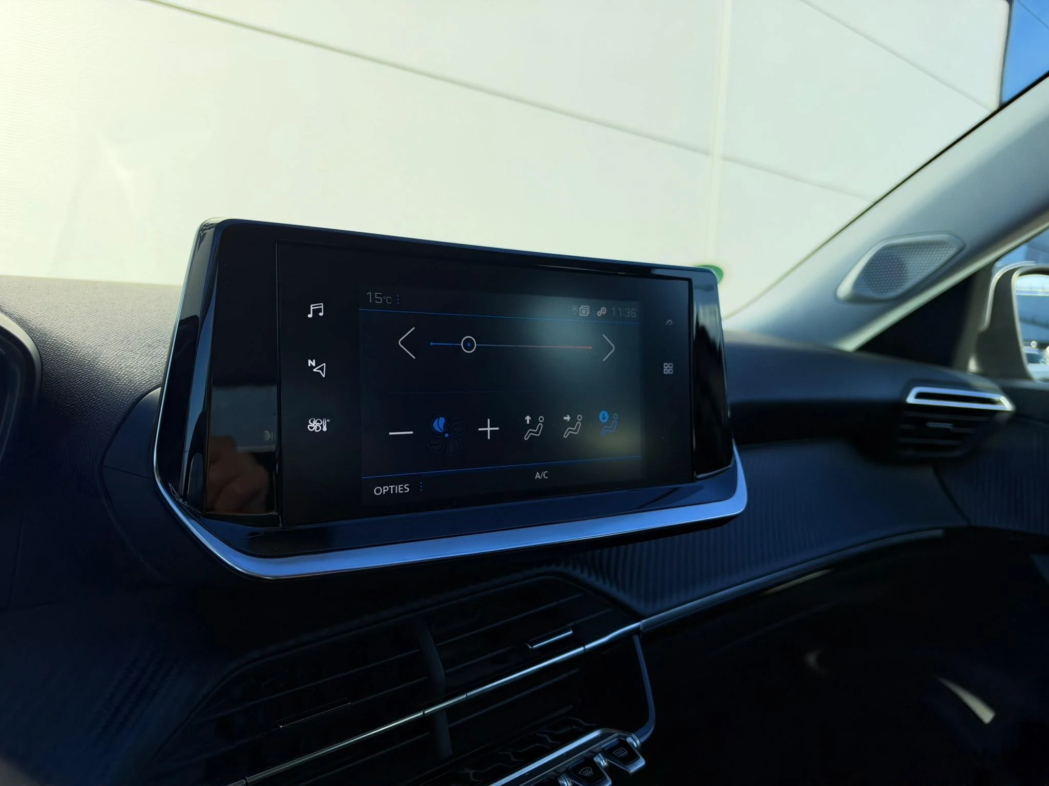 Peugeot-2008-image-15
