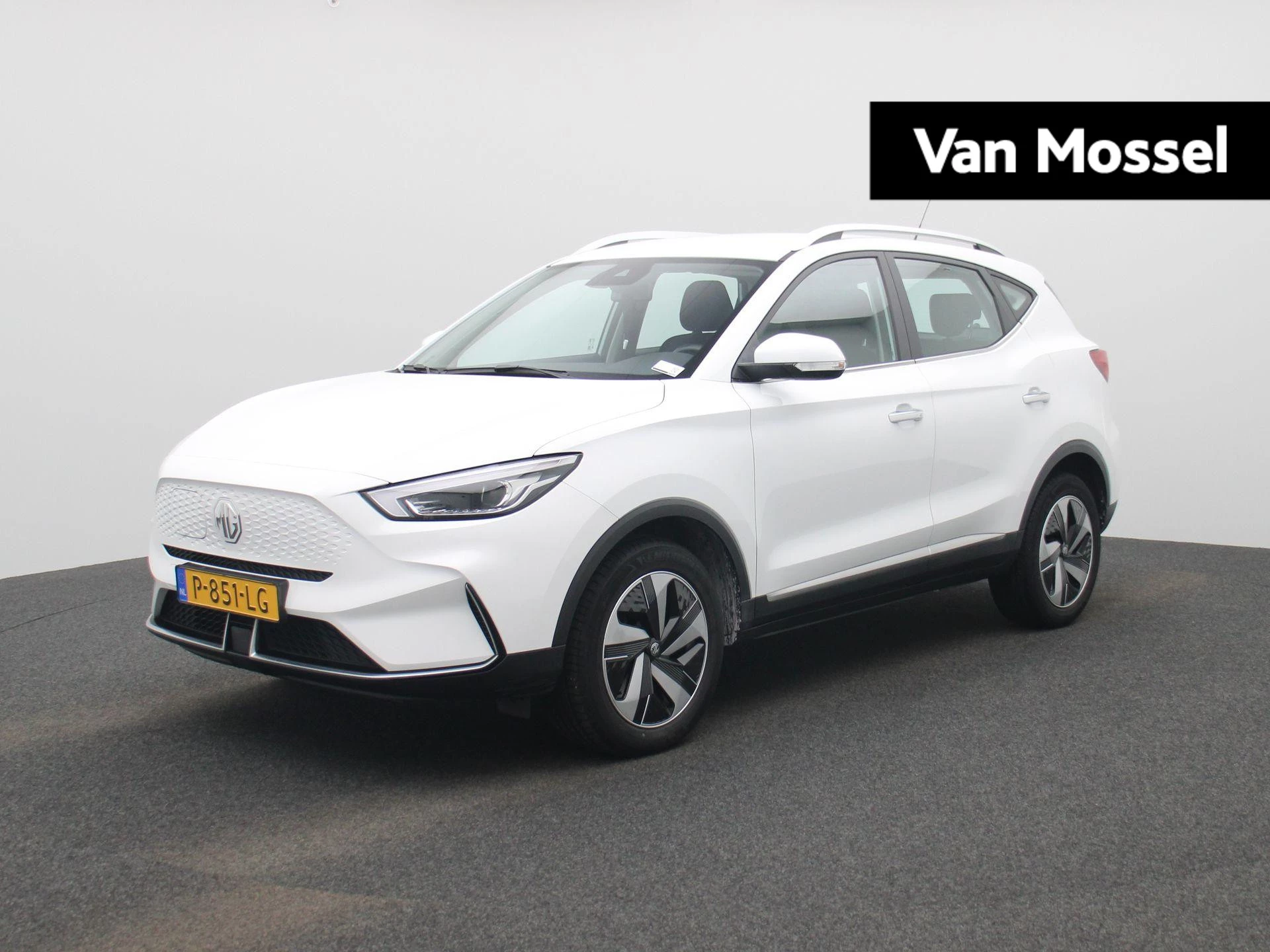 MG-ZS EV-image-0