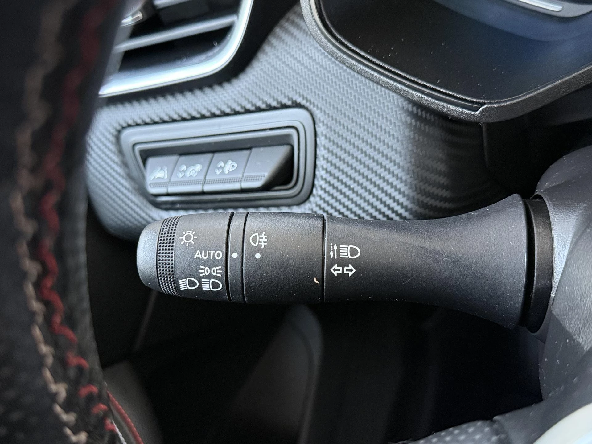 Renault-Clio-image-23