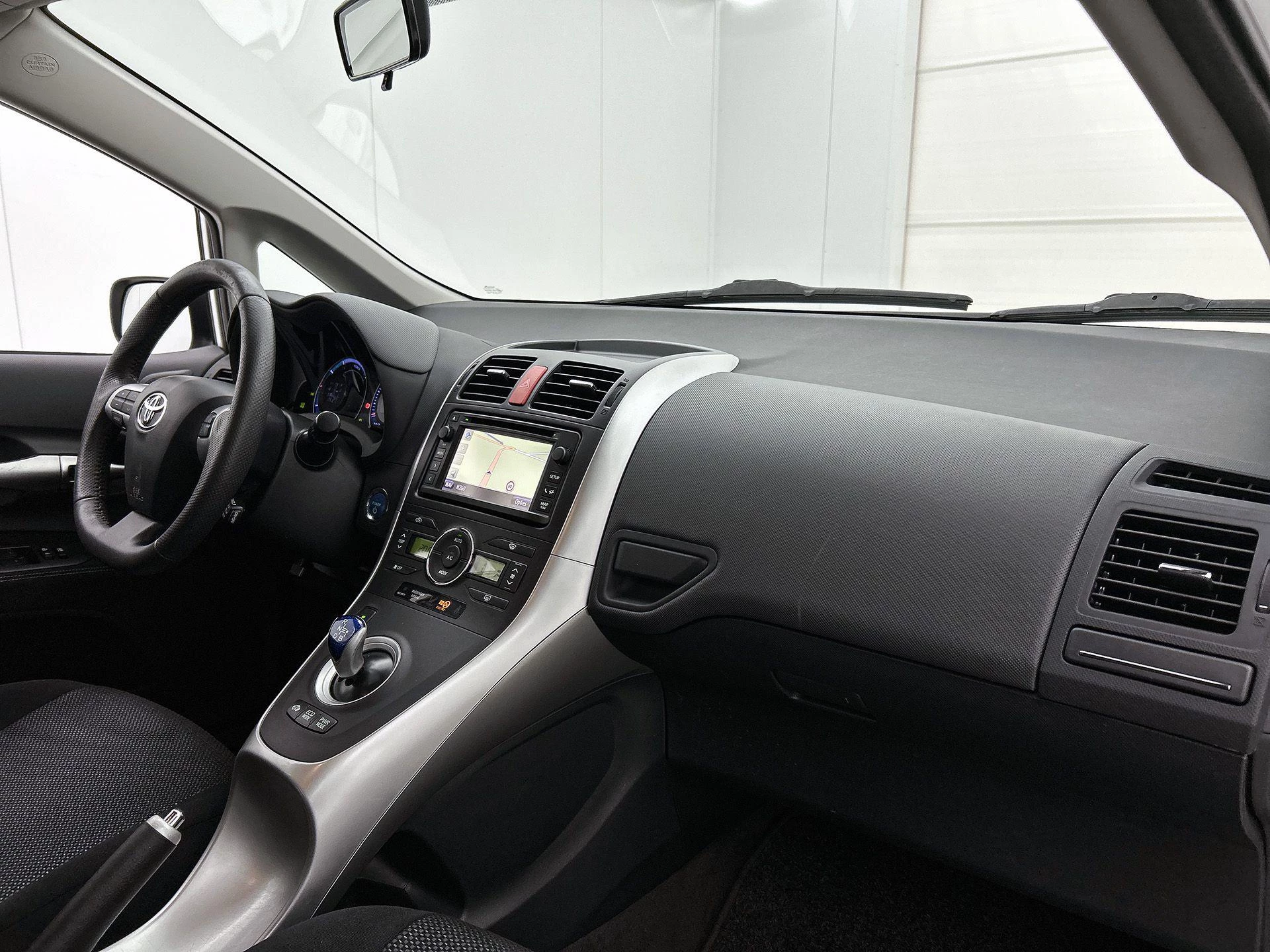 Toyota-Auris-image-18