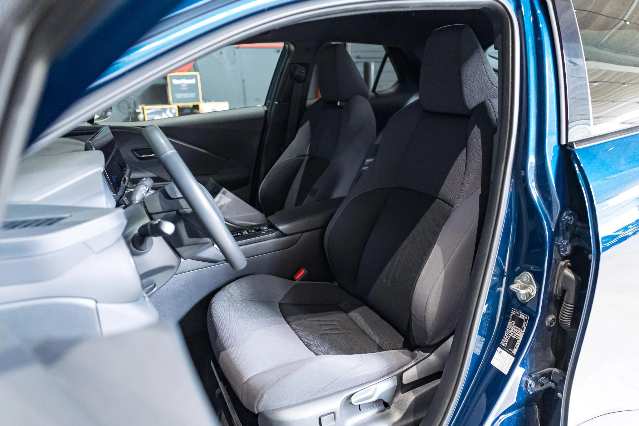 Toyota C-HR 1.8 VVT i-Hybrid C-Lub Mono-Tone E-CVT