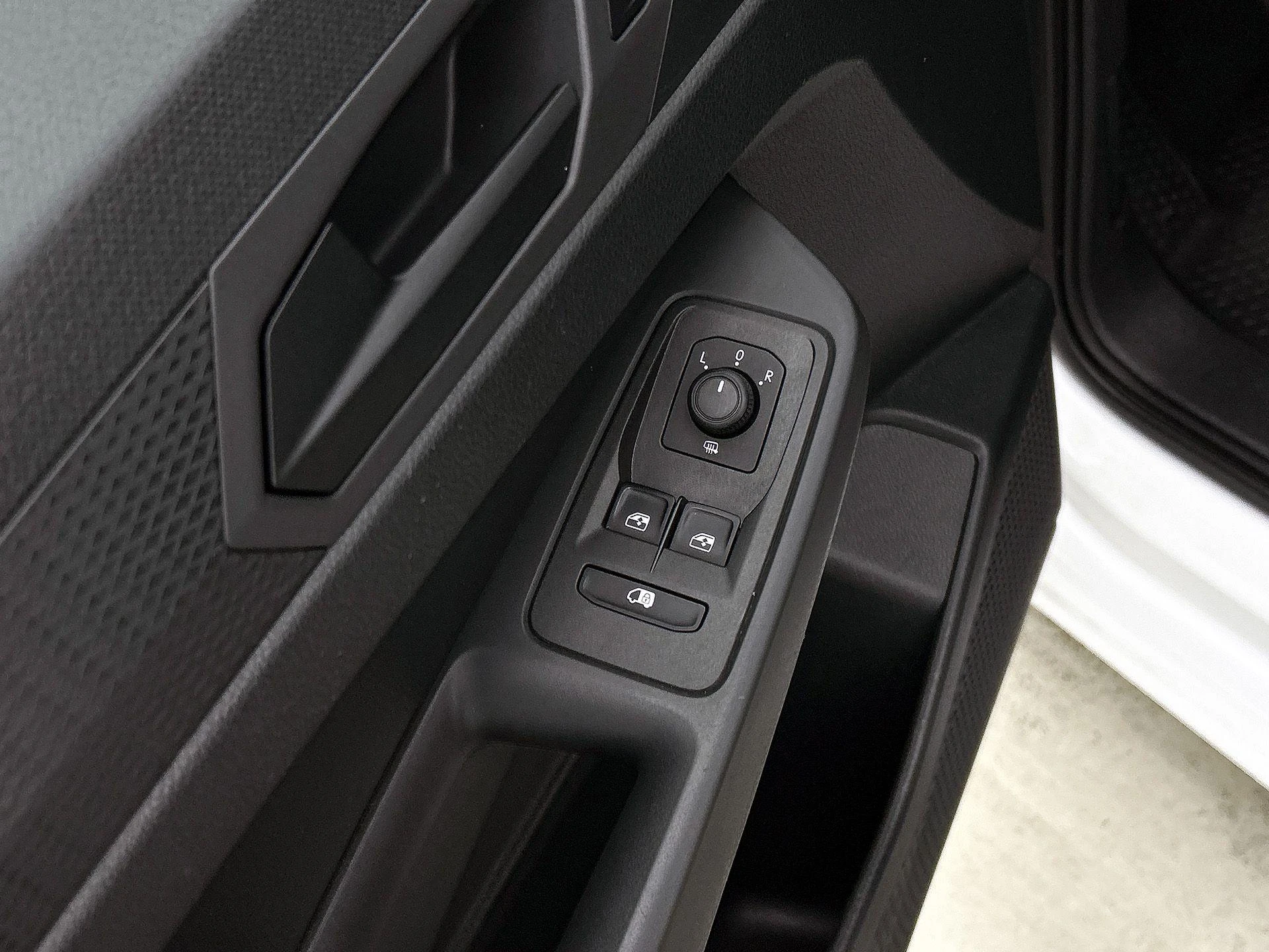 Volkswagen-Caddy-image-24