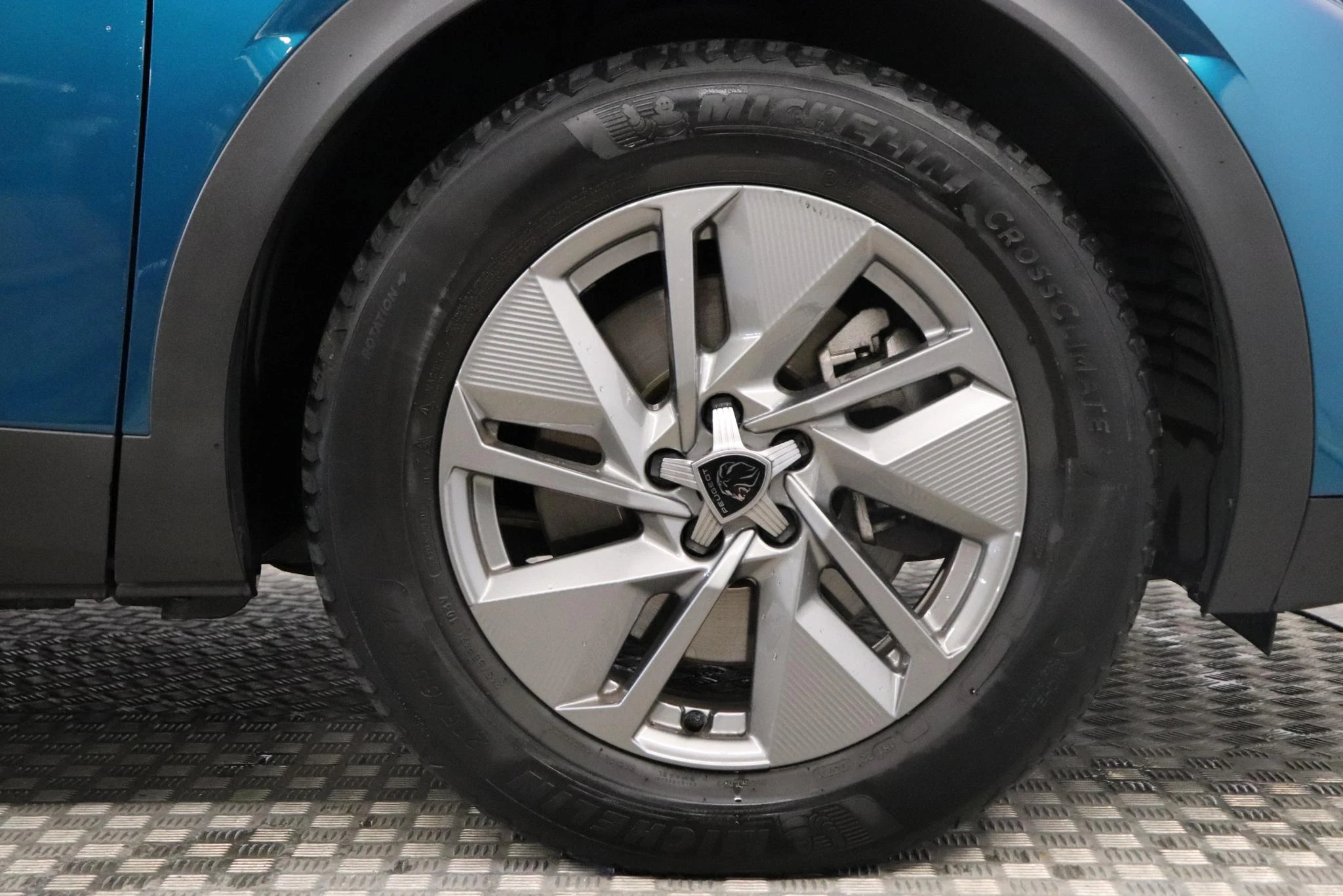 Peugeot 408 1.6 Hybrid 180 S&S EAT8 Allure