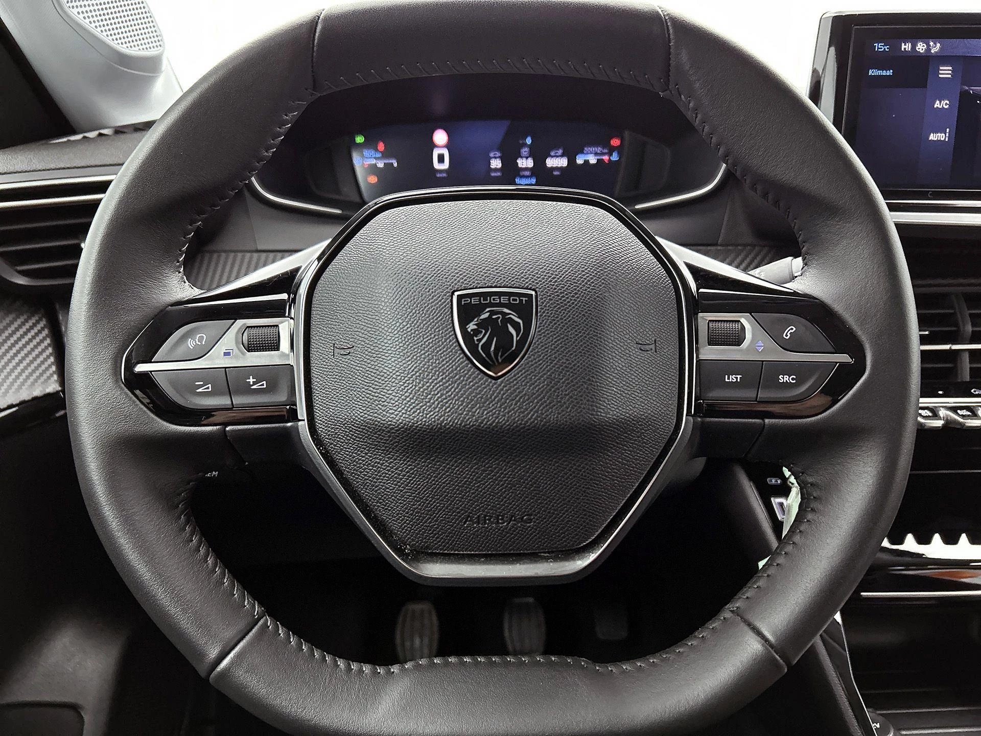 Peugeot-208-image-24
