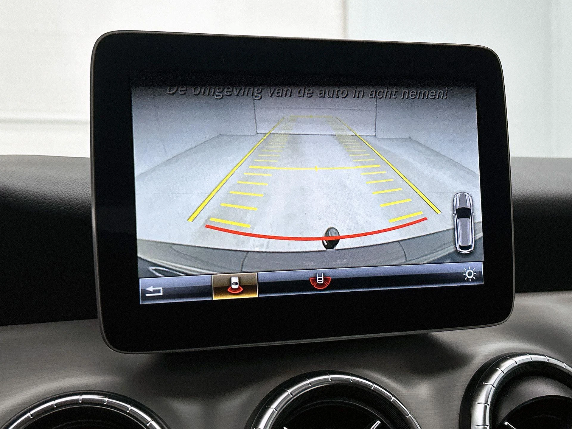 Mercedes-Benz-CLA-image-12