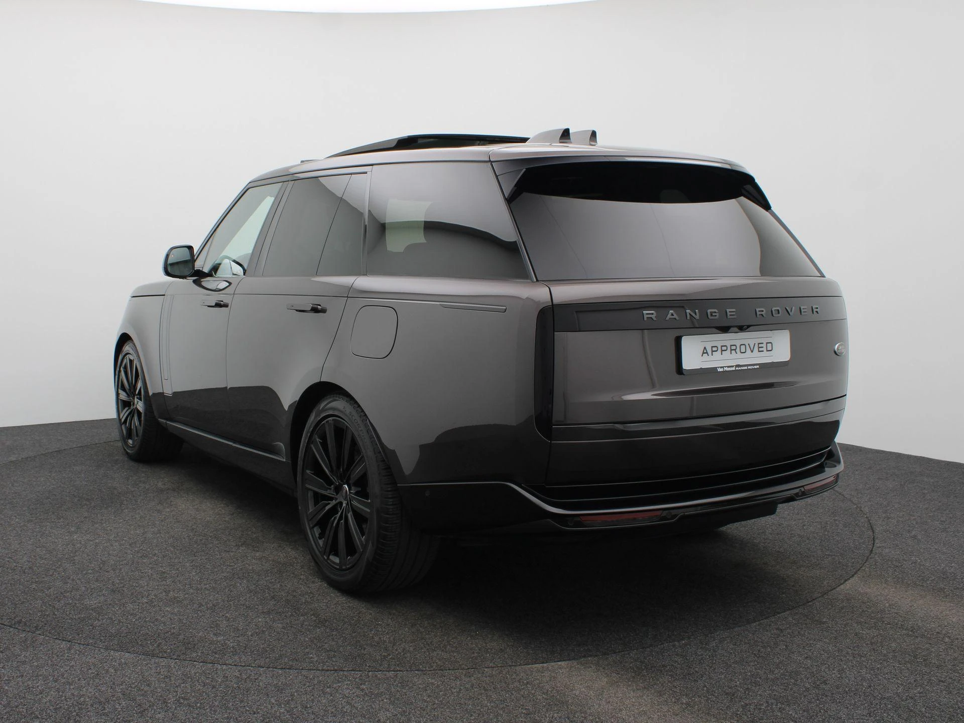 Land Rover-Range Rover-image-1