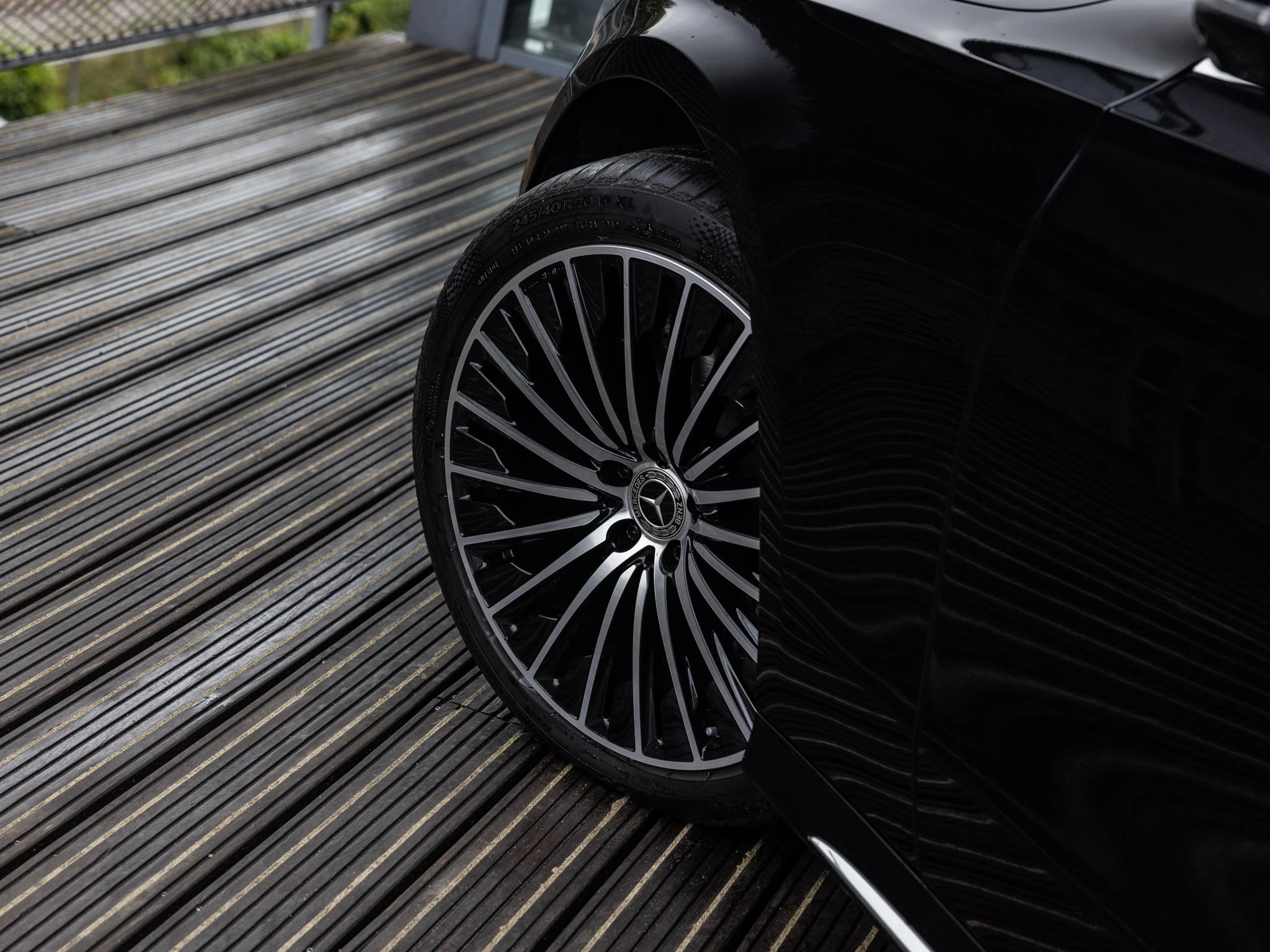 Mercedes-Benz-E-Klasse-image-7
