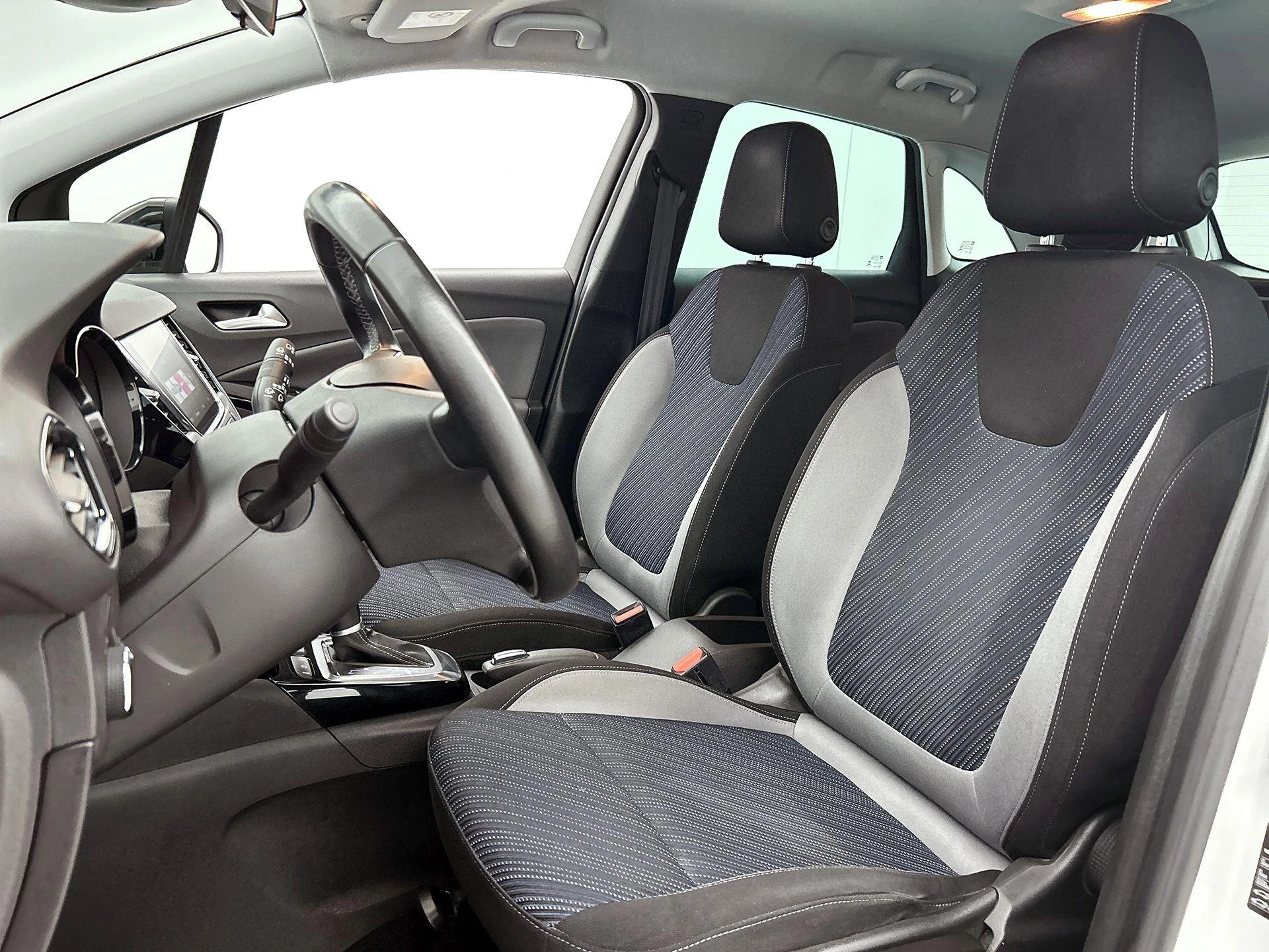 Opel-Crossland X-image-33