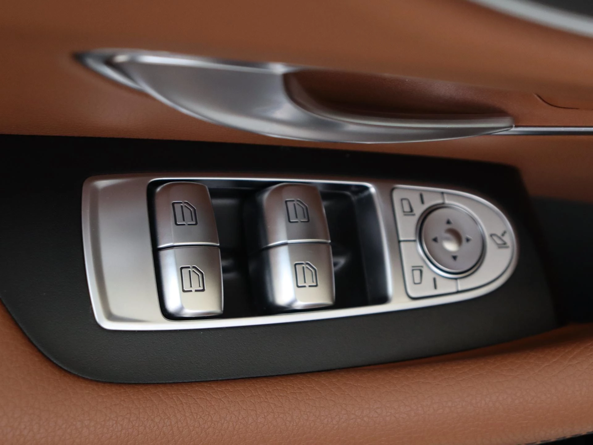 Mercedes-Benz-E-Klasse-image-26