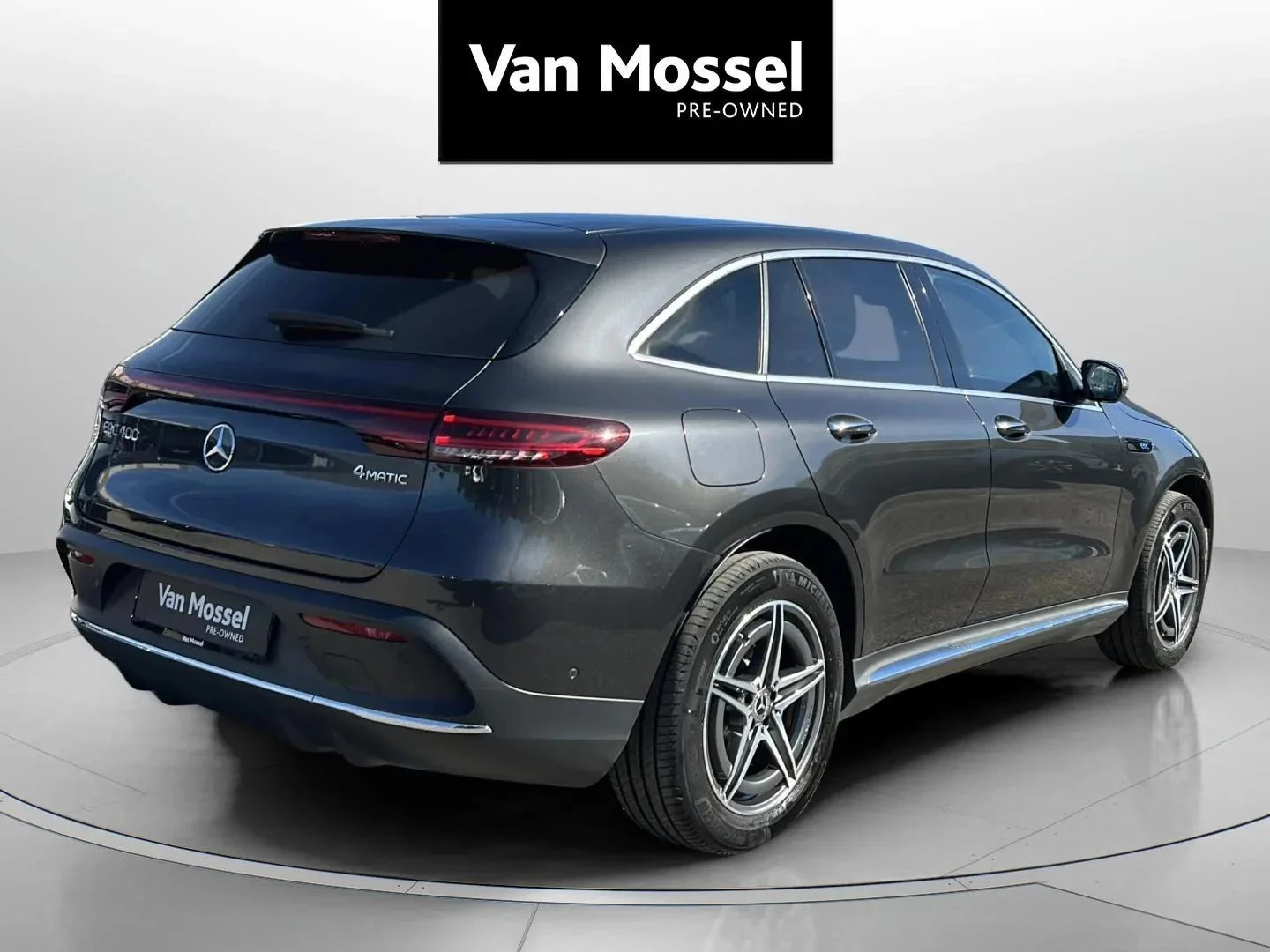 Mercedes-Benz-EQC-image-4