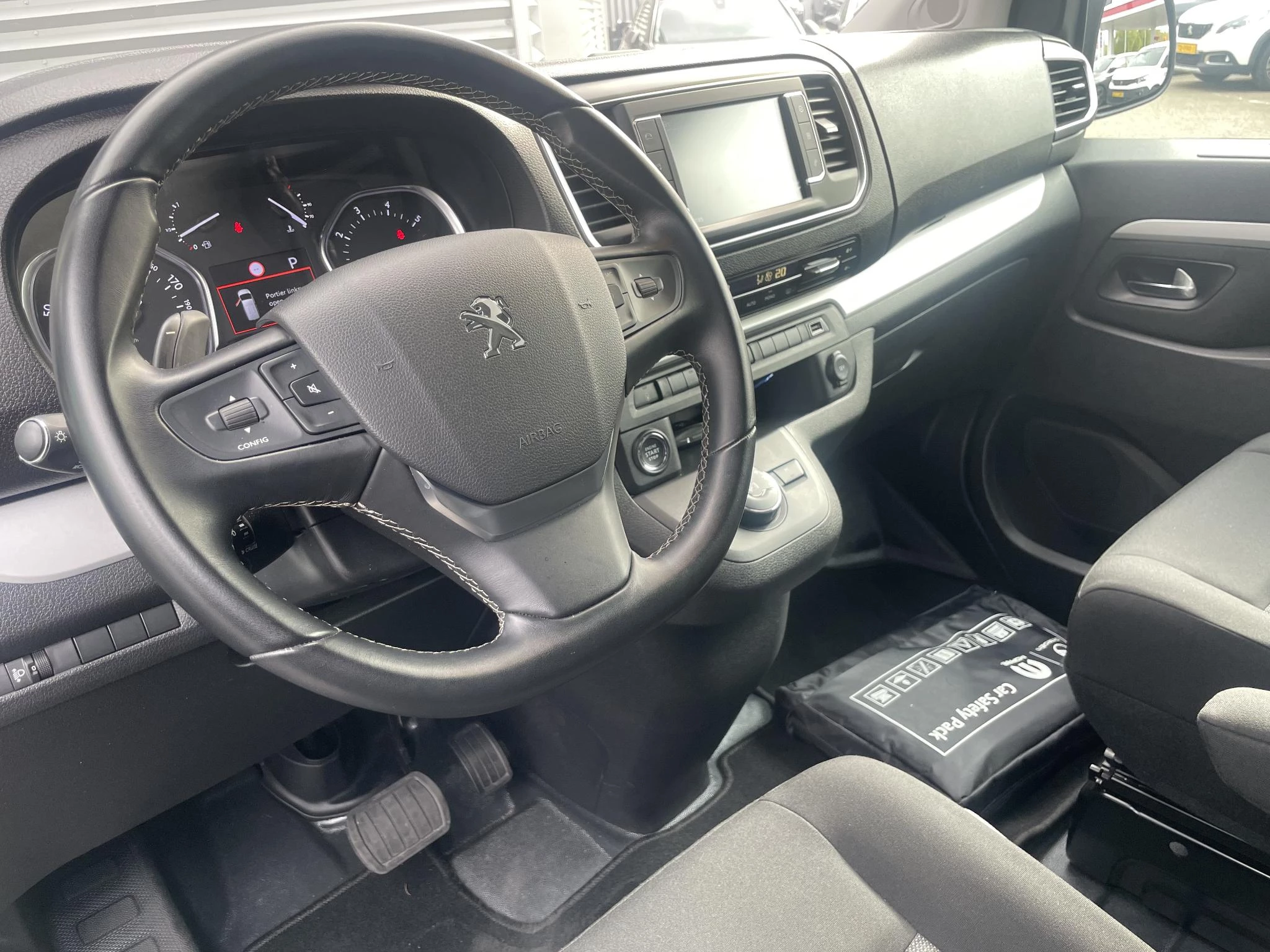 Peugeot-Expert-image-13