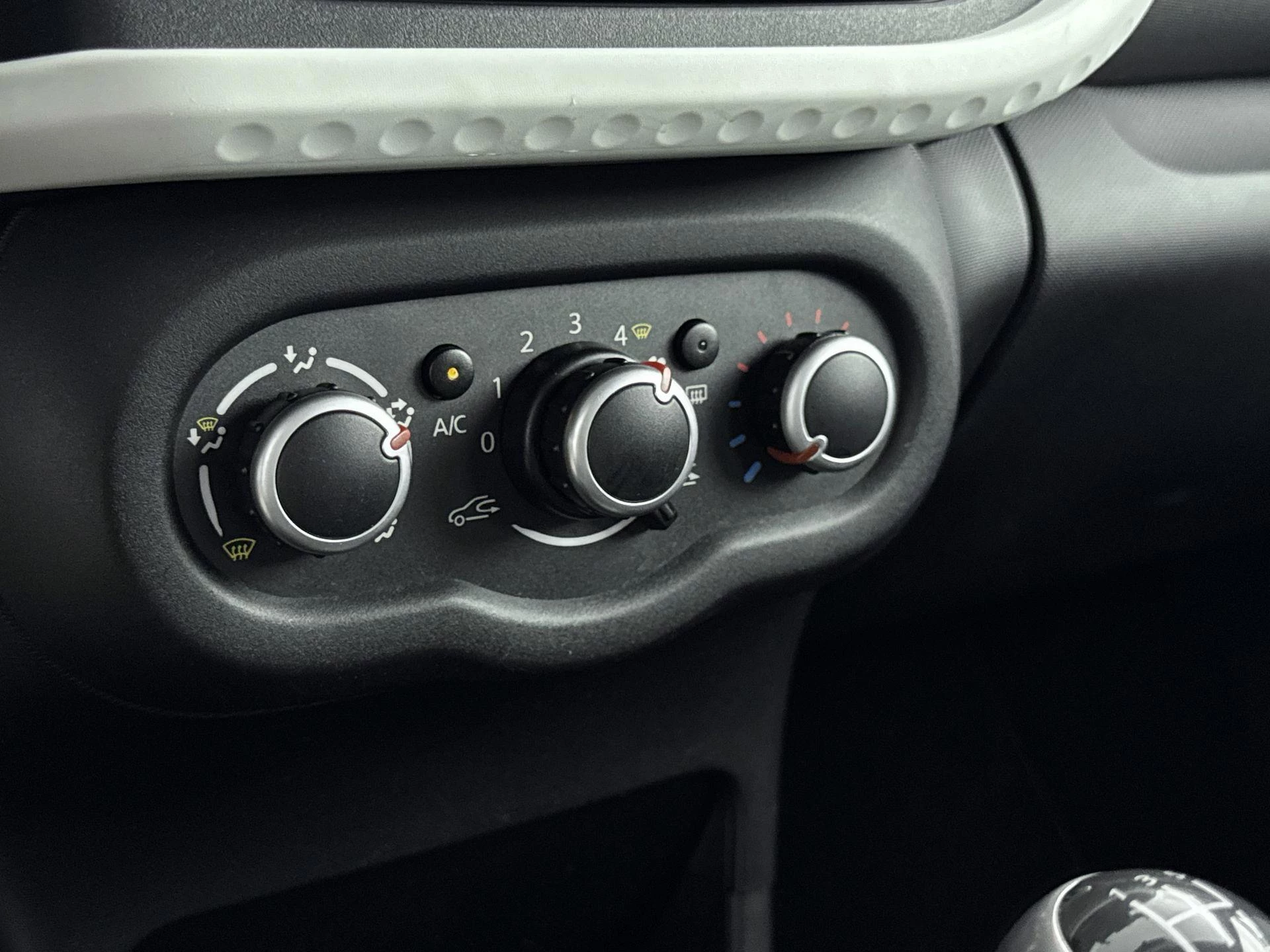 Renault-Twingo-image-16