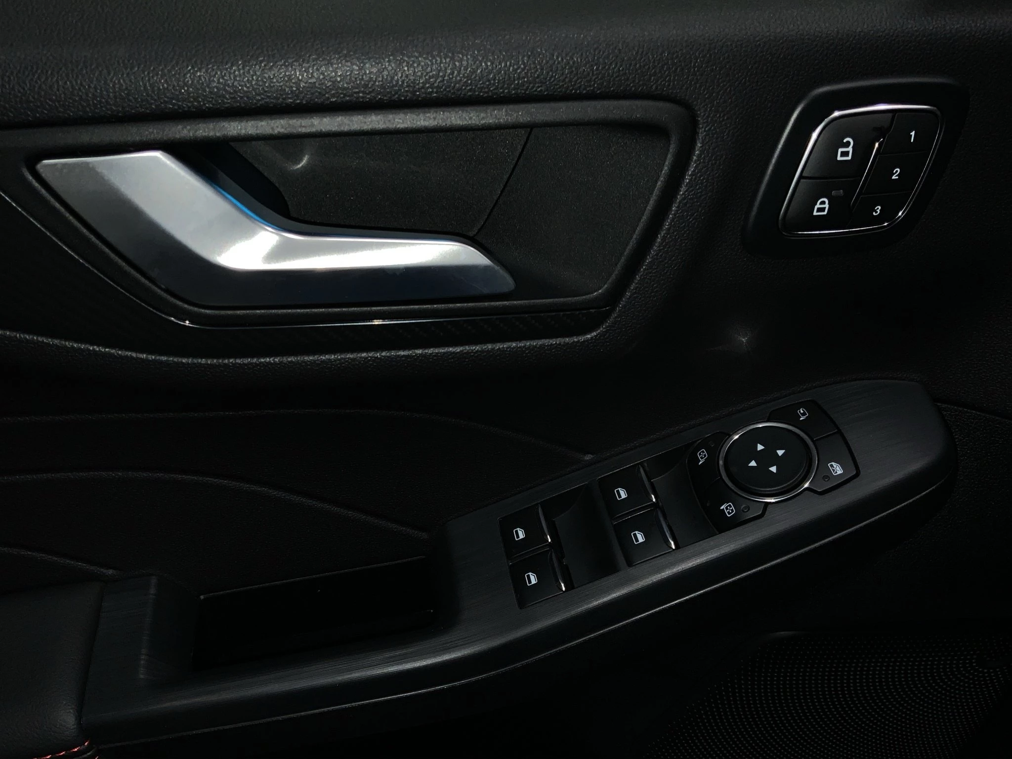 Ford Kuga ST-Line X Aut.*360GRAD*LED-MATRIX*NAVI*GRA*WINTER-PKT.