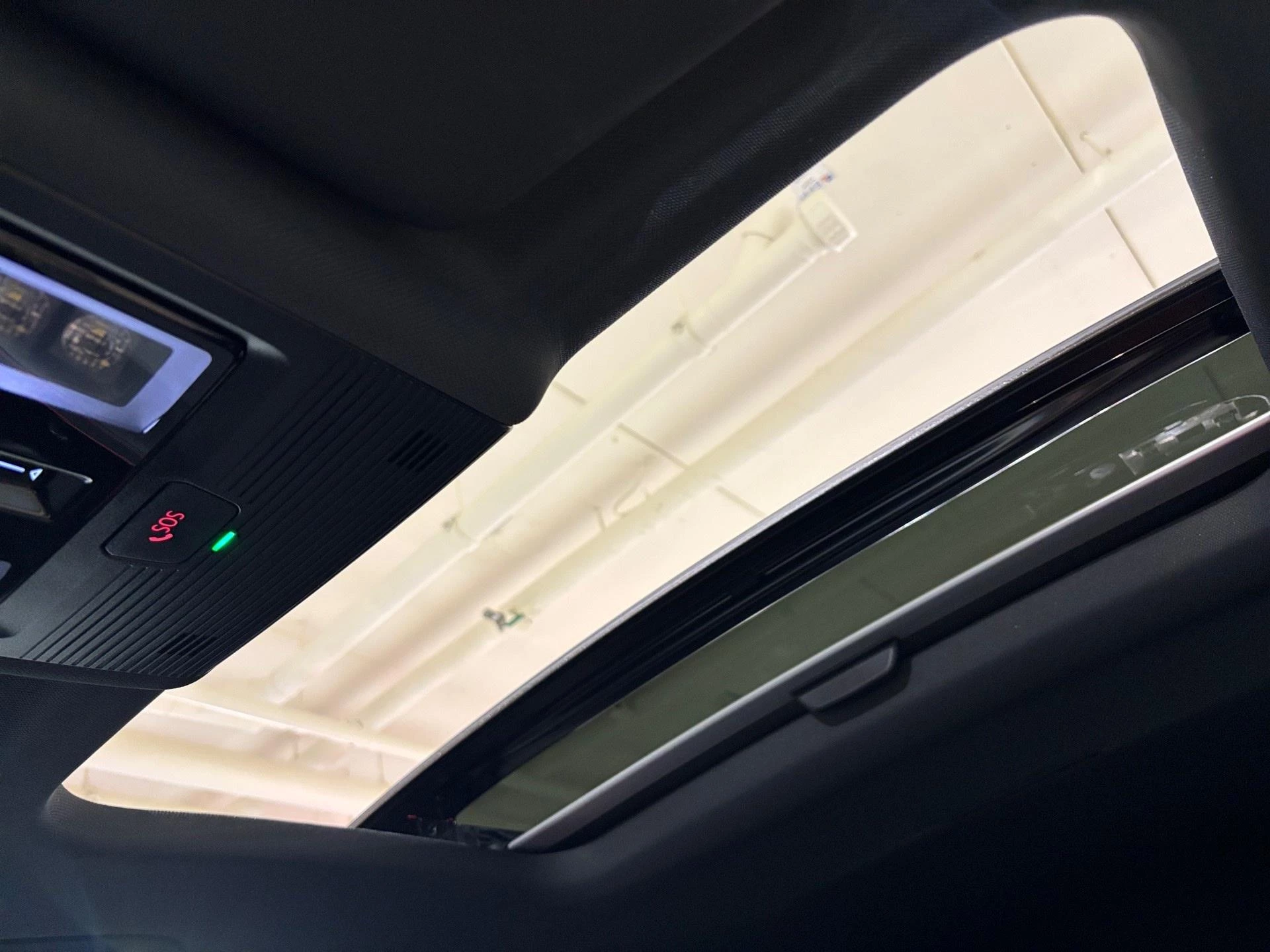 Volkswagen-Golf-image-10