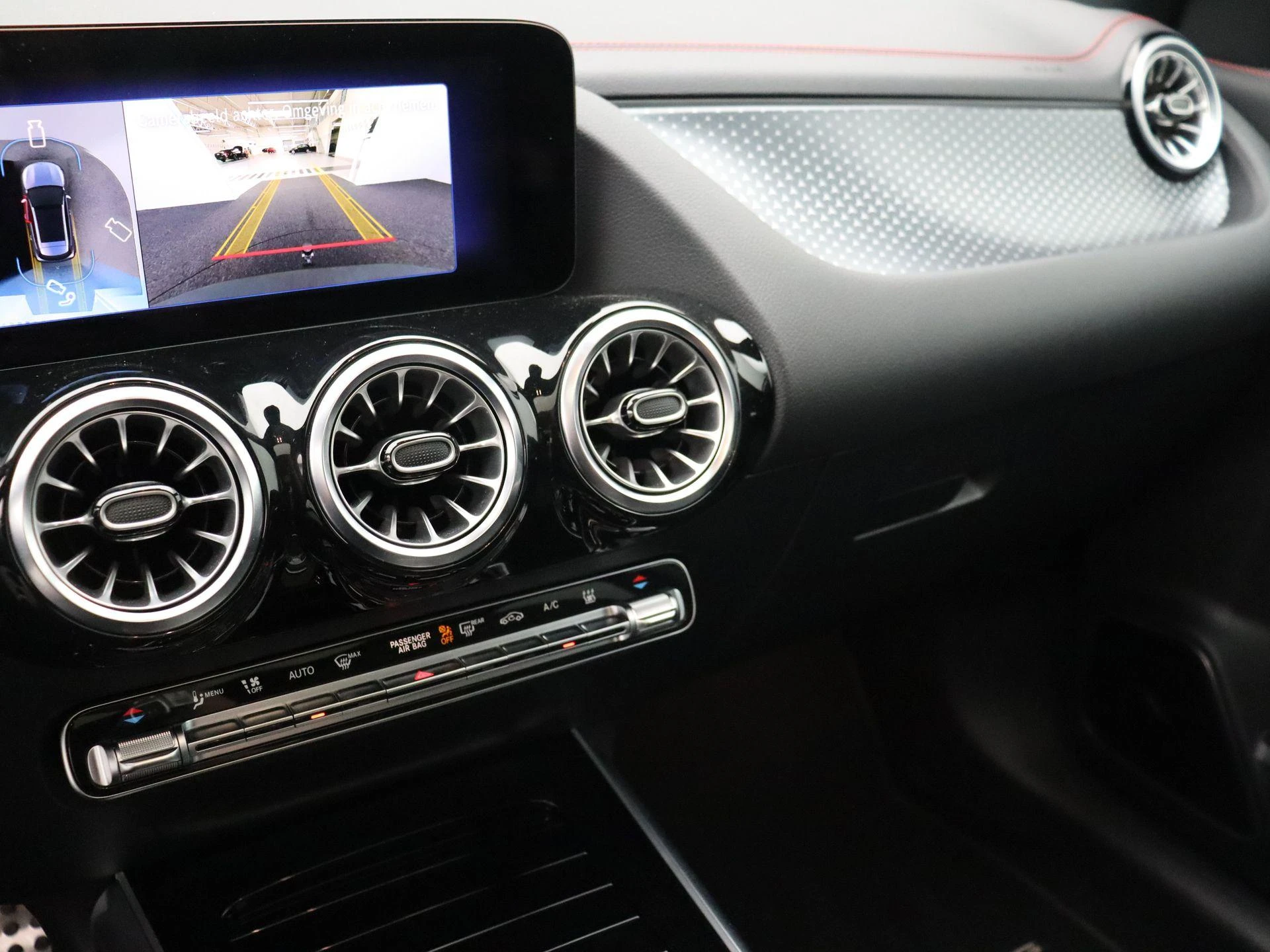 Mercedes-Benz EQA 250+ Star Edition + PANO + TREKHAAK + BURMESTER + HEAD UP +