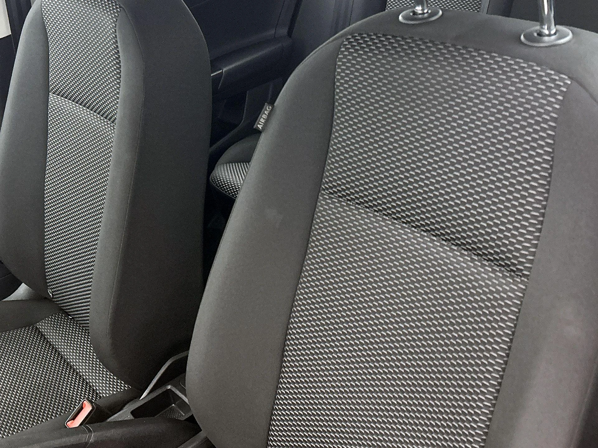Volkswagen-Polo-image-17