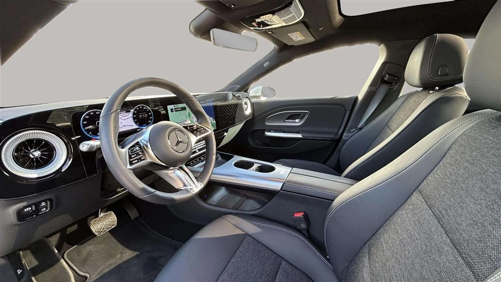 Mercedes-Benz-CLA-image-9