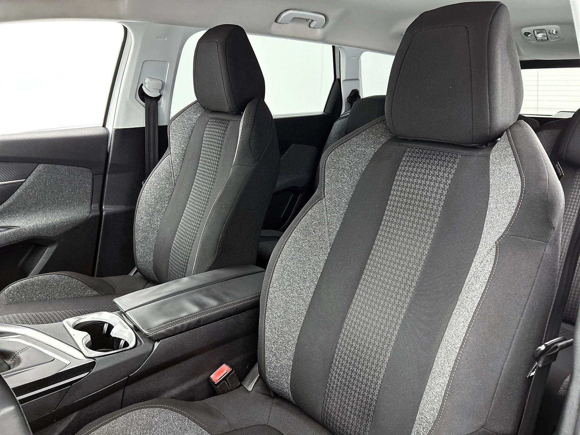 Peugeot-5008-image-47