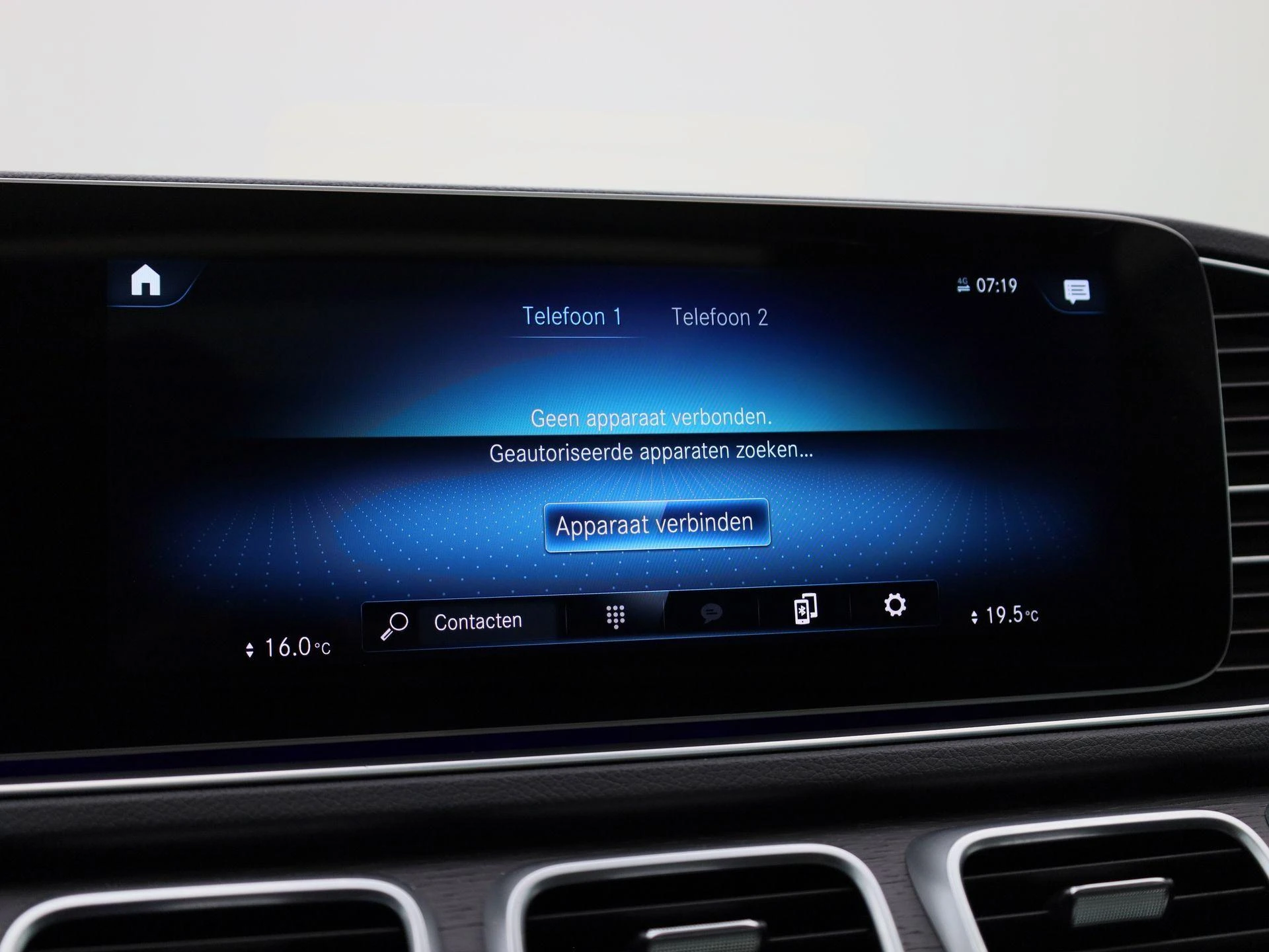 Mercedes-Benz-GLE-image-28