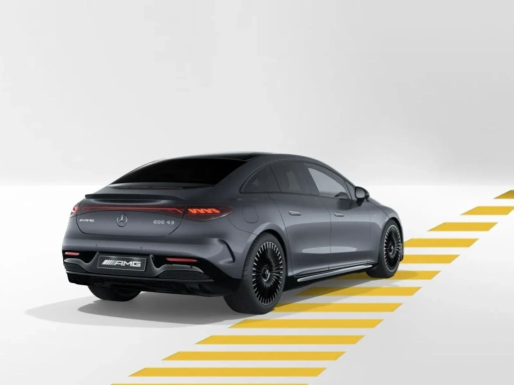 Mercedes-AMG-EQE 43 AMG-image-6
