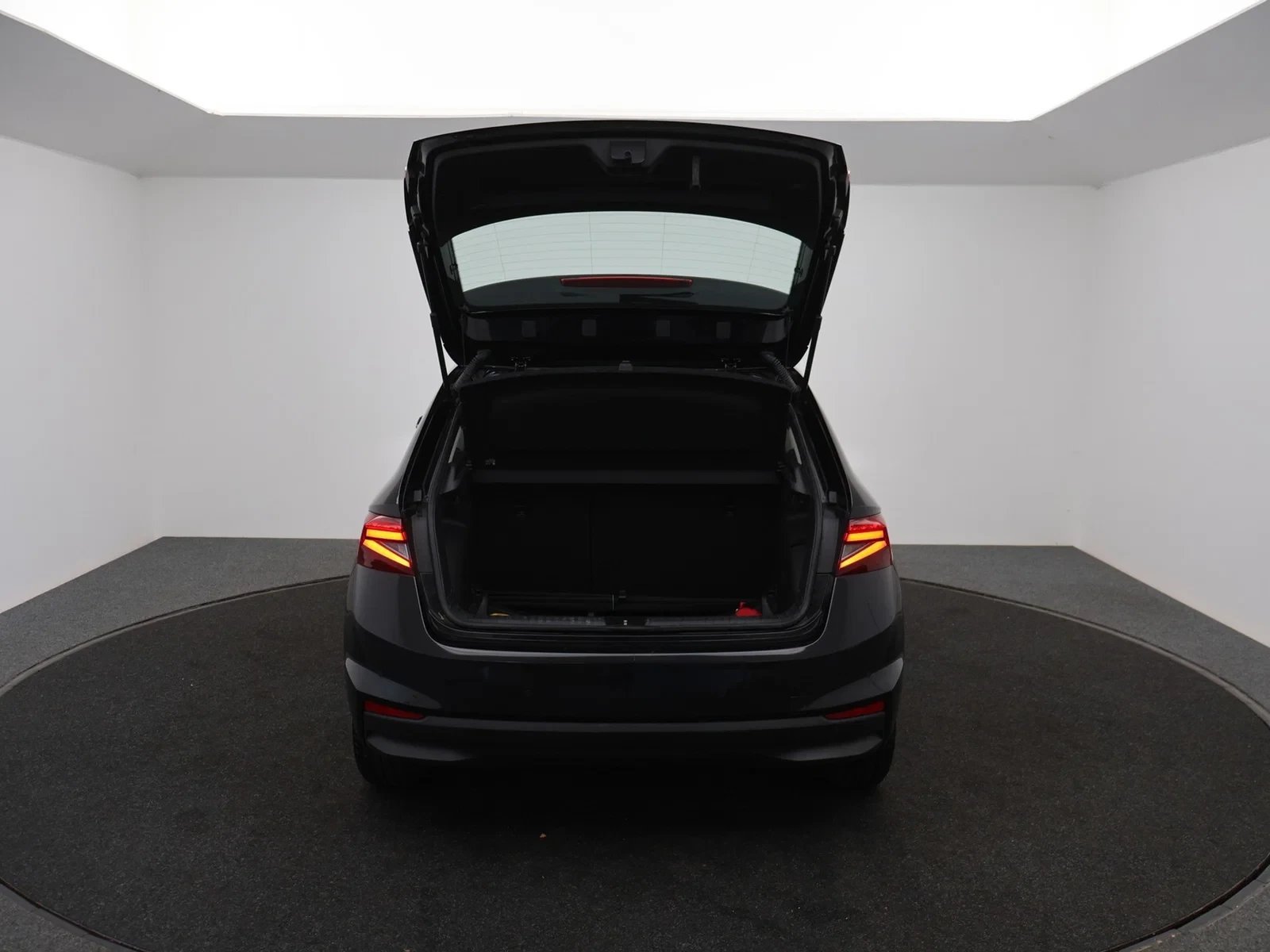 Škoda Fabia Fabia 1.0i Ambition *APP CONNECT*PDC*ZETELVERWARMING*AIRCO*DAB*...