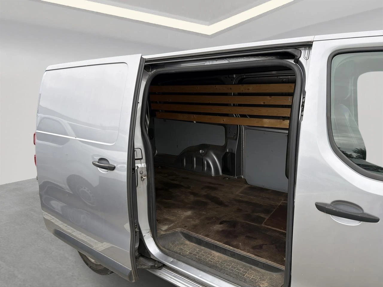 Opel-Vivaro-image-13
