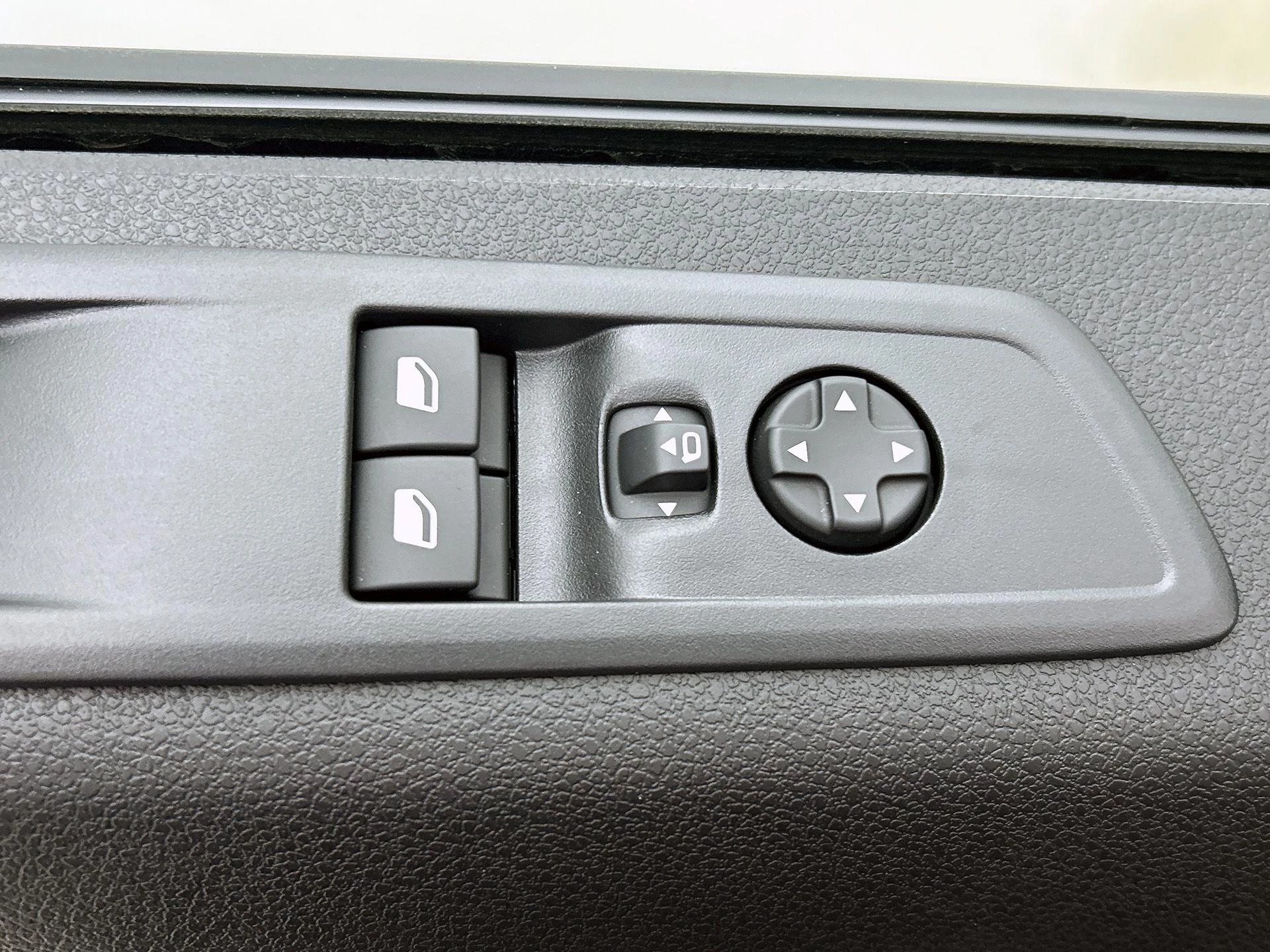 Opel-Vivaro-e-image-41