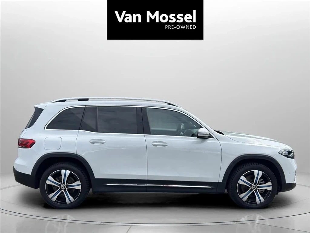 Mercedes-Benz-EQB-image-3