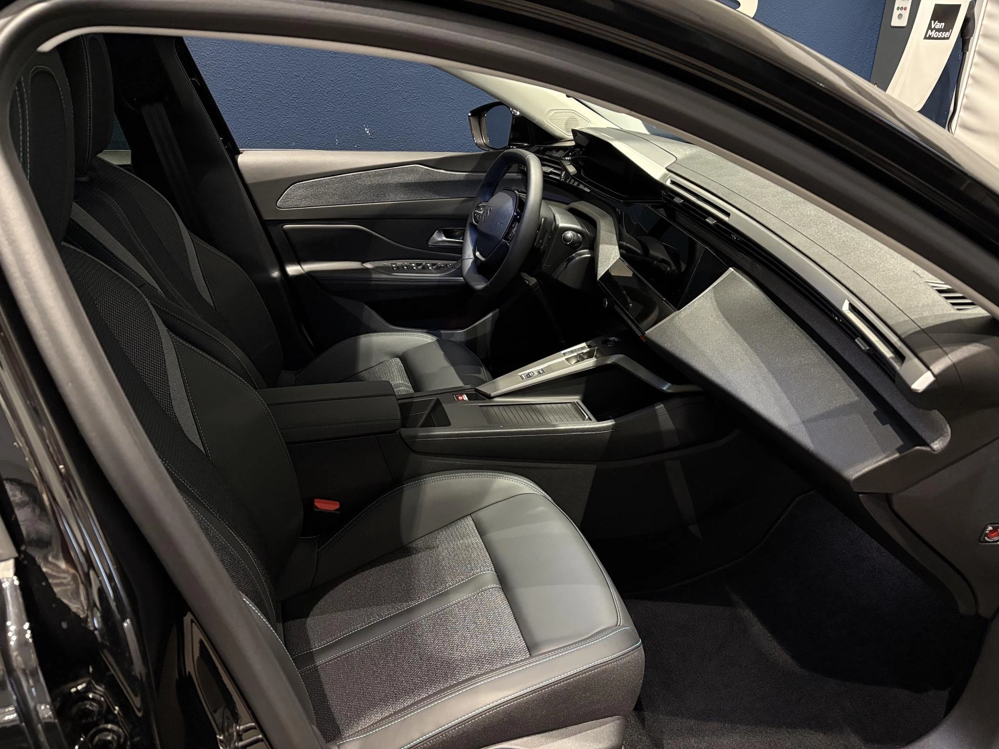 Peugeot-408-image-16