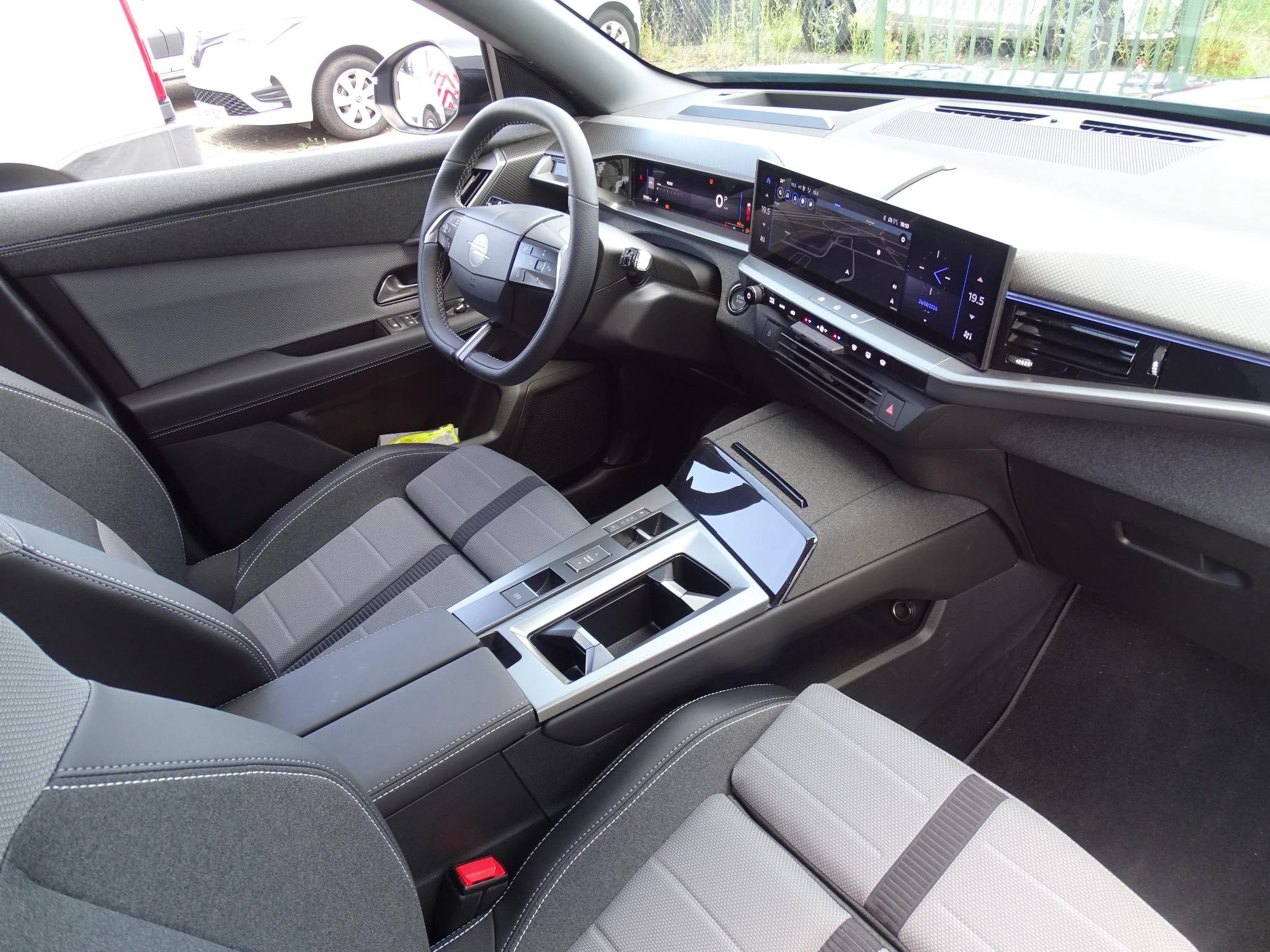 Opel-Grandland-image-16
