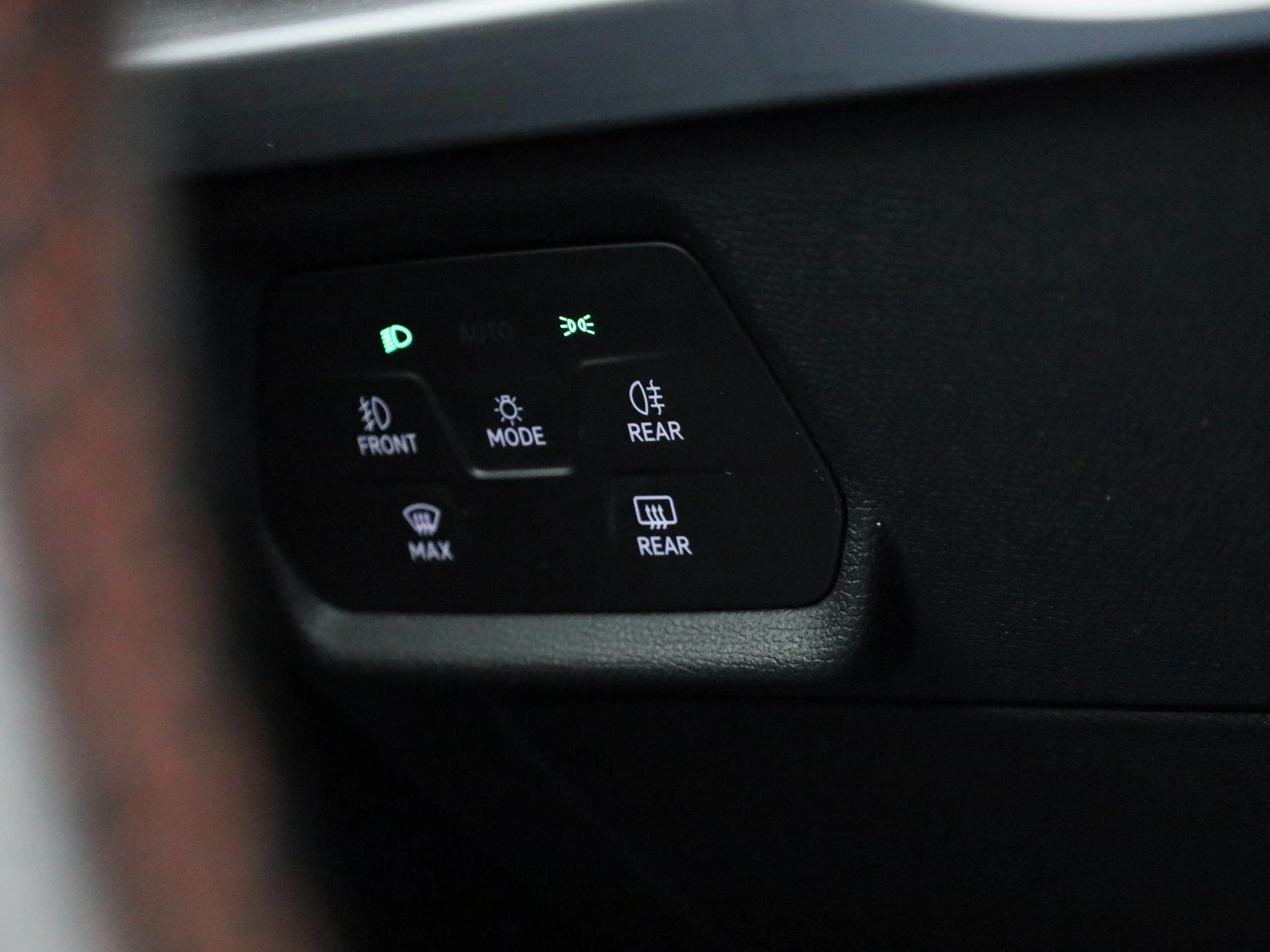 SEAT-Leon-image-20