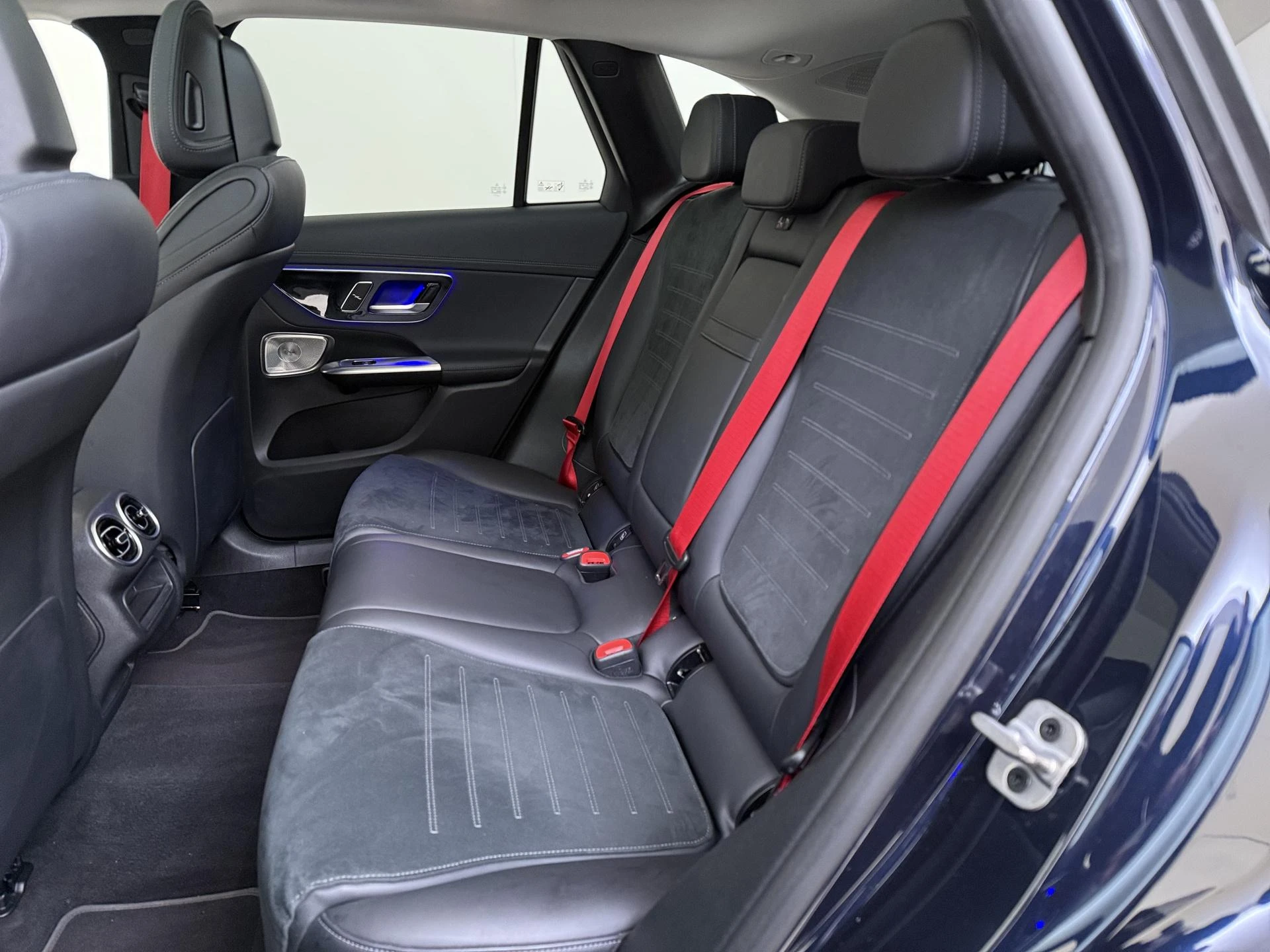 Mercedes-Benz-GLC-image-15